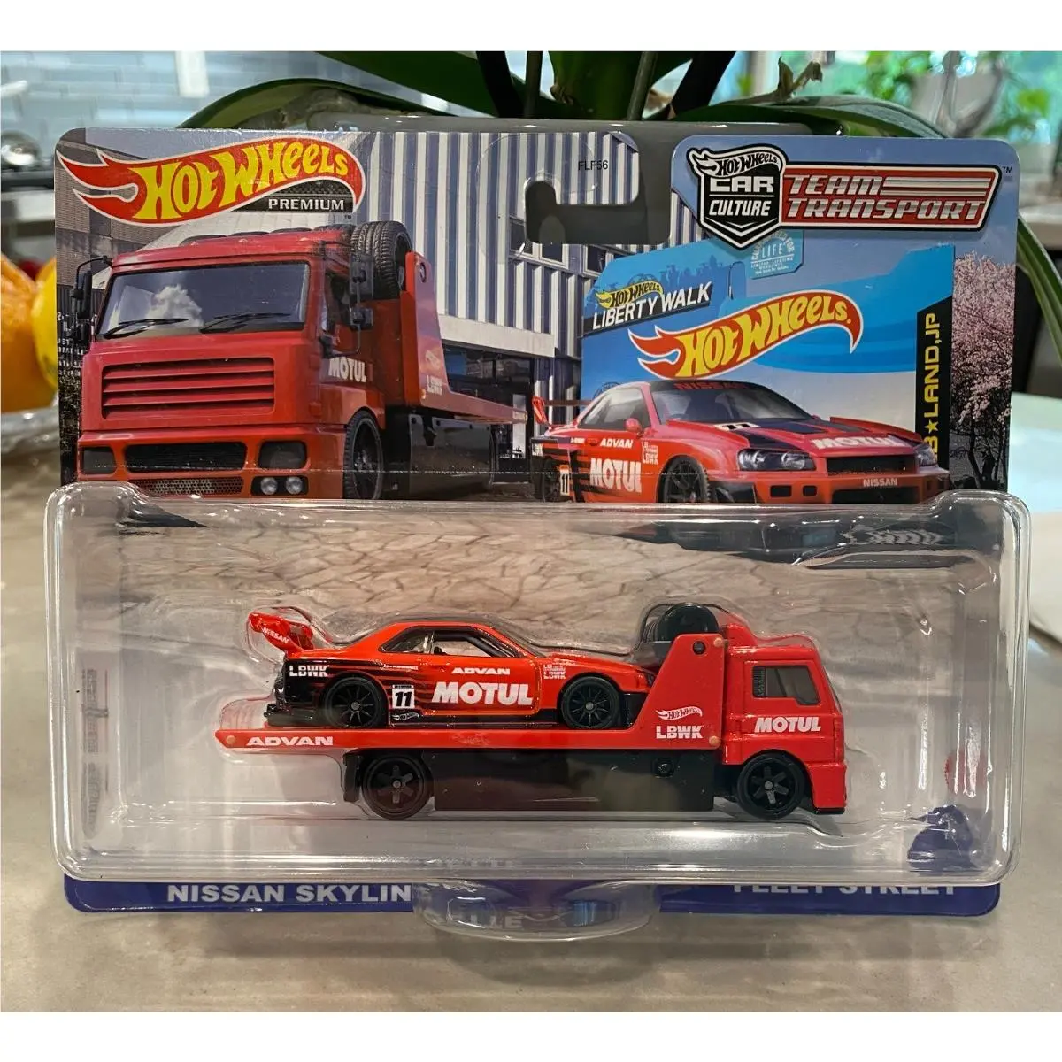 Hot Wheels Premium Team Transport 44 LB-ER34 Nissan Skyline Fleet Street