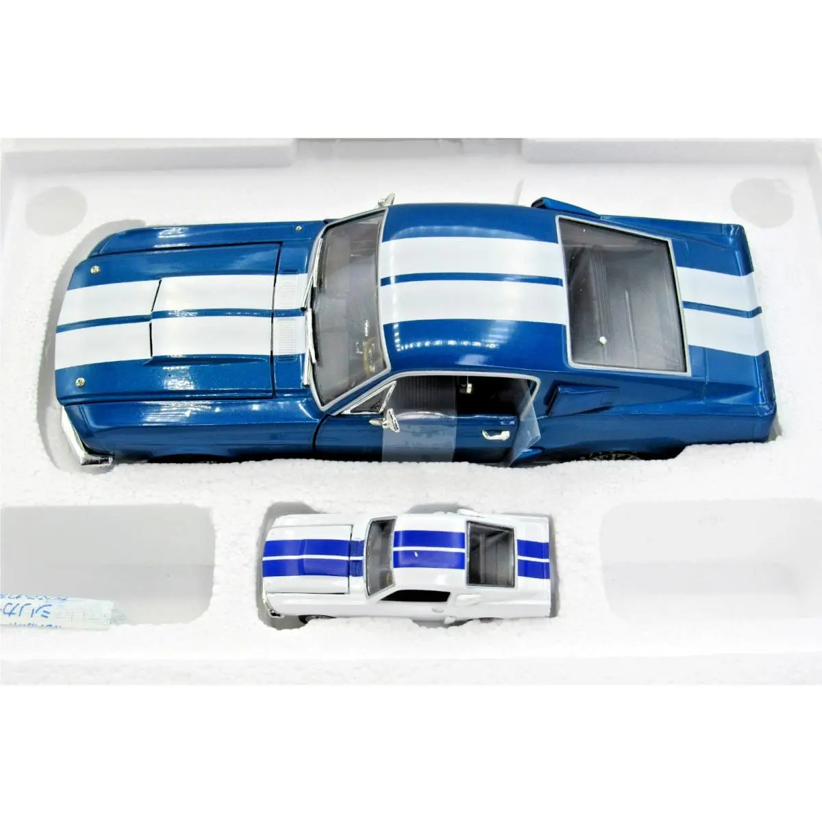 Hot Wheels 2000 Legends Series 67 Ford Shelby GT500 2 Car Set