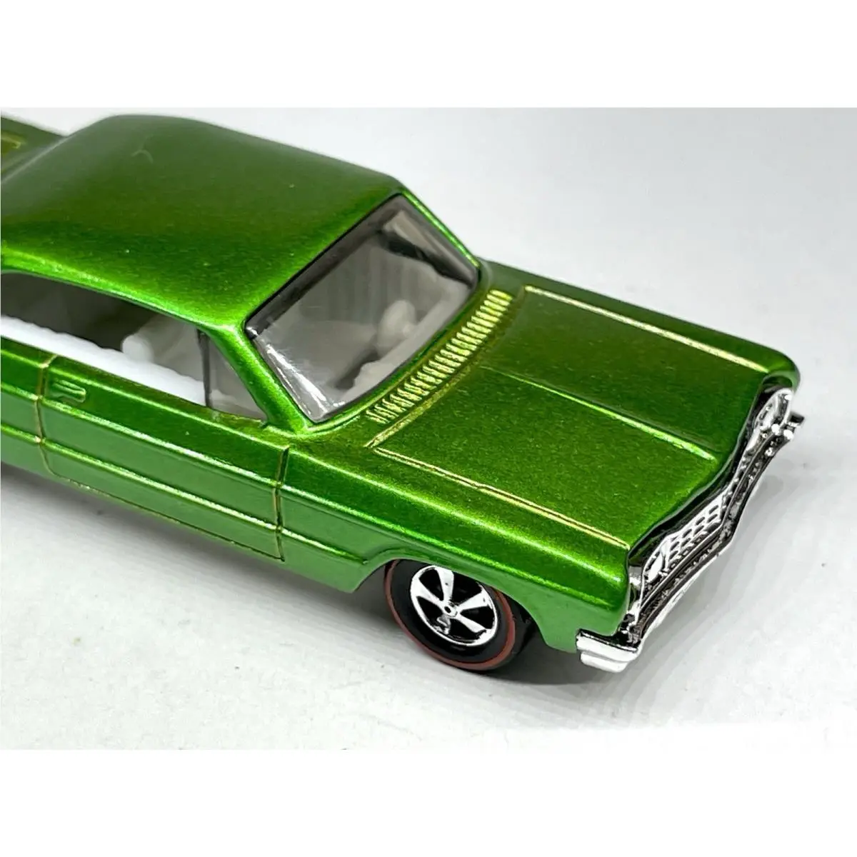 Hot Wheels 1:64 Layin` Low `64 Impala Custom Made Redline Candy Apple Green