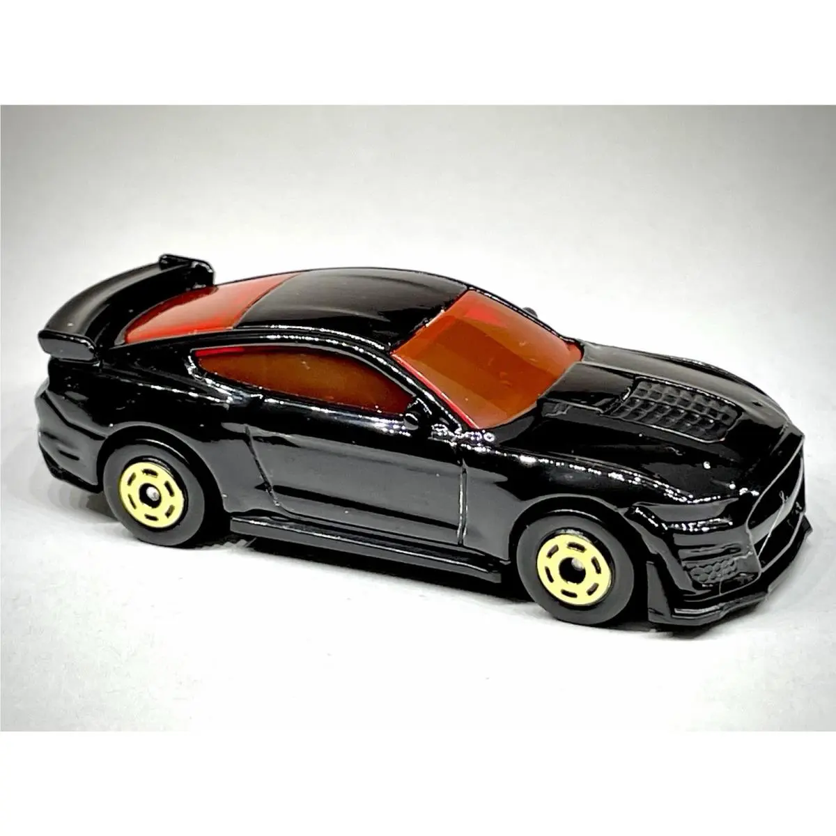 Hot Wheels Custom Made Hot Ones Ford Mustang `20 Shelby GT500
