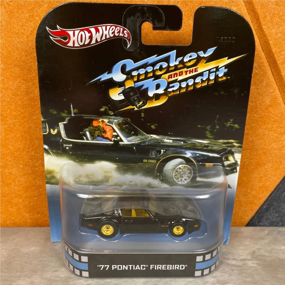 Hot Wheels Smokey and The Bandit 77 Pontiac Firebird Trans Am Black X8912 2013