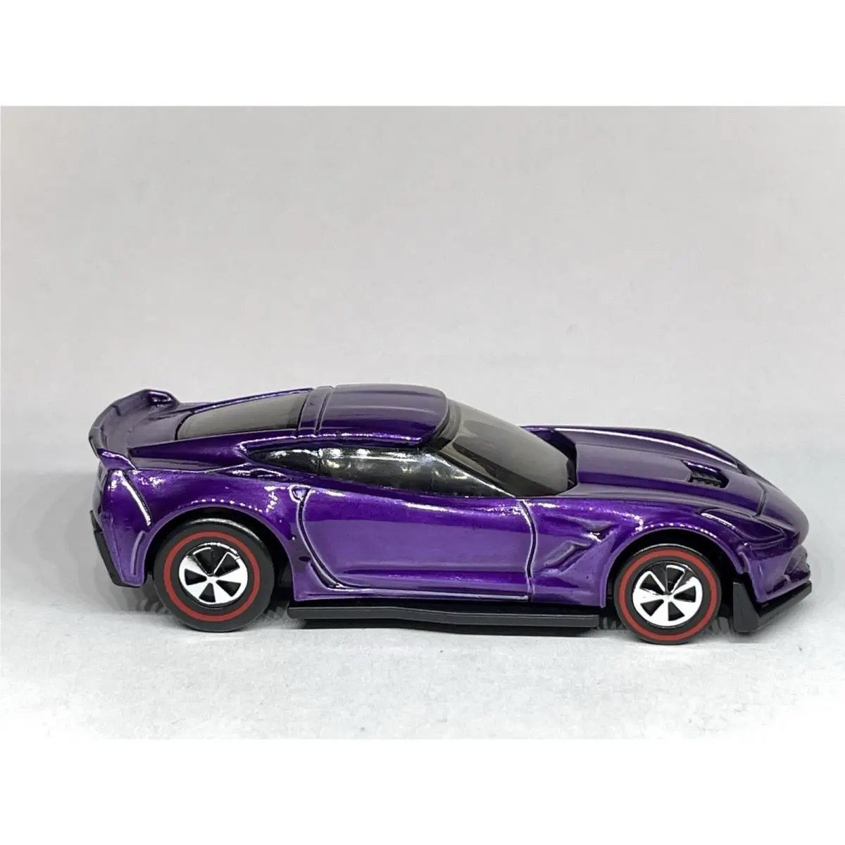 Hot Wheels Custom Made Spectraflame Purple Redline Corvette C7 Z06 Diecast