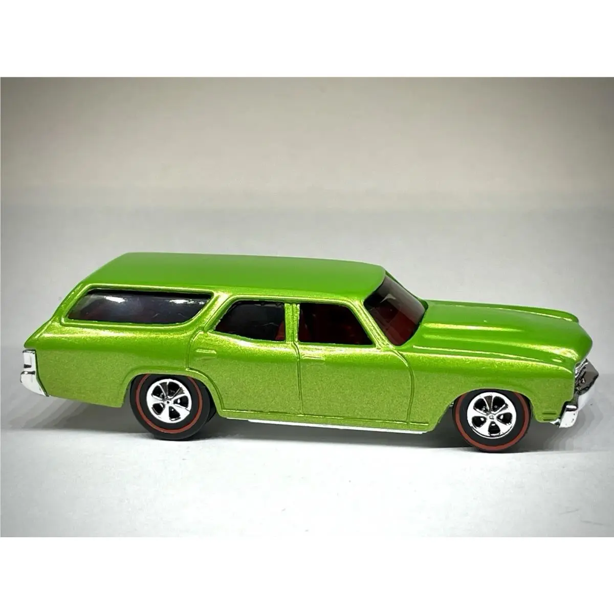 Hot Wheels Custom Made Candy Apple Green Redline `70 Chevelle SS Wagon