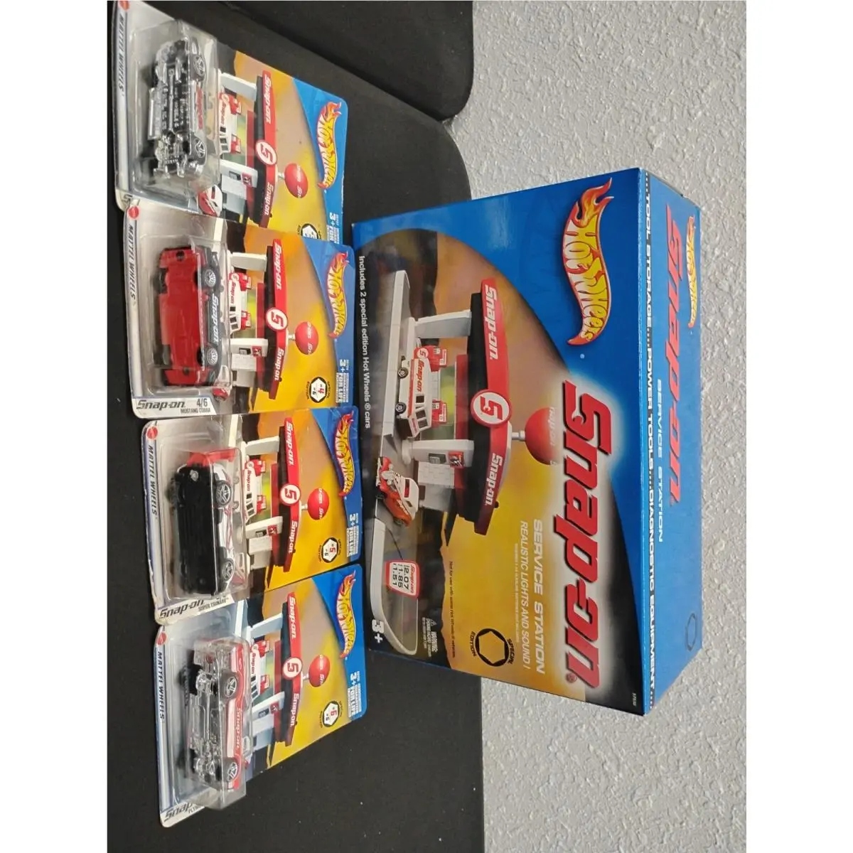 Hot Wheels Snap-on Service Station Complete Play Set with Cars 1-6