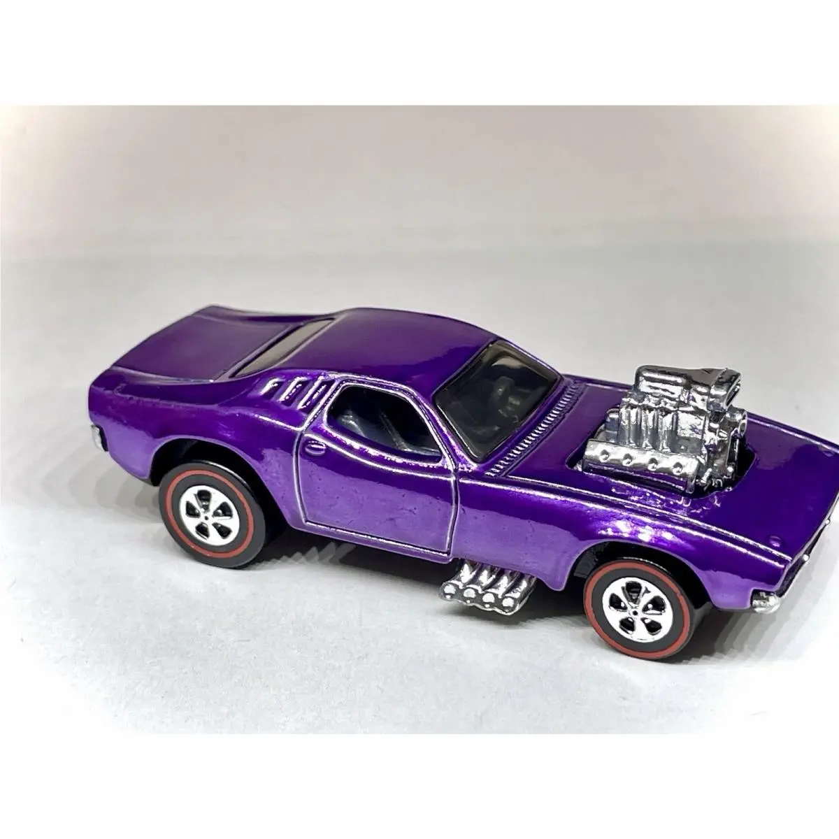 Hot Wheels Custom Made Redline ‘70 Redline Rodger Dodger Purple Diecast 1:64