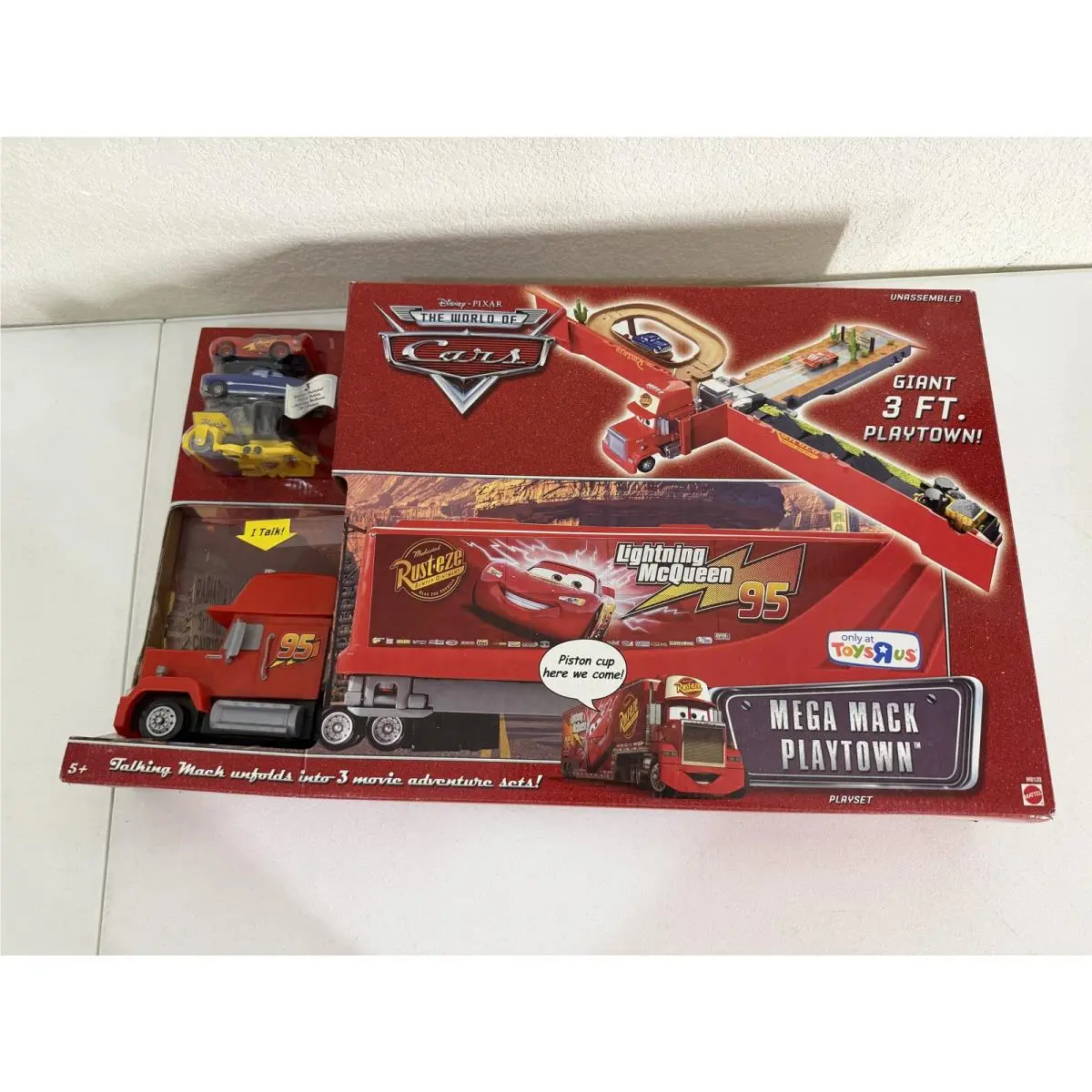 Disney Pixar World of Cars Mega Mack Playtown Toysrus Exclusive AH1