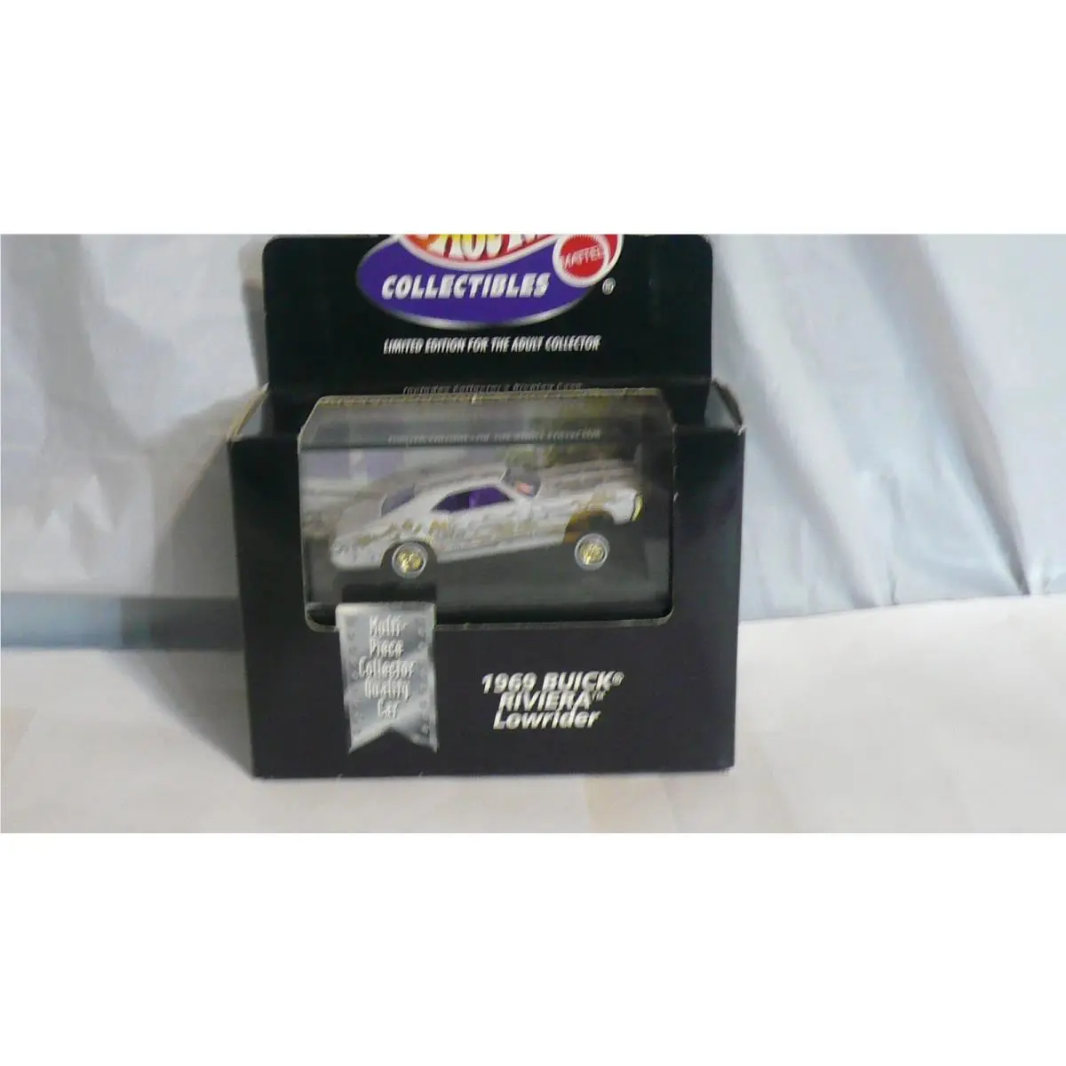 Hot Wheels Collectables 1969 Buick Riviera Pearl White Posable Suspension Mib
