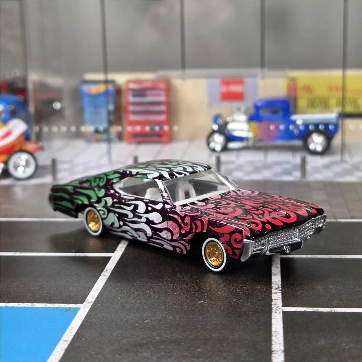 1:64 Hot Wheels Limited Edition 1969 69 Buick Riviera Lowrider Purple Adjustable