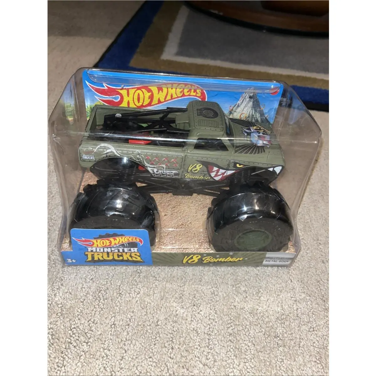 Hot Wheels Monster Trucks - V8 Bomber Army Green 1:24 Scale