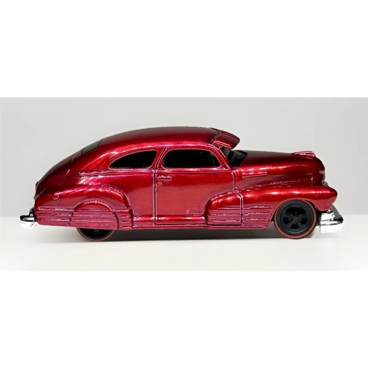 Hot Wheels Custom Made Redline Spectraflame Red ‘47 Chevy Fleetline Nicest