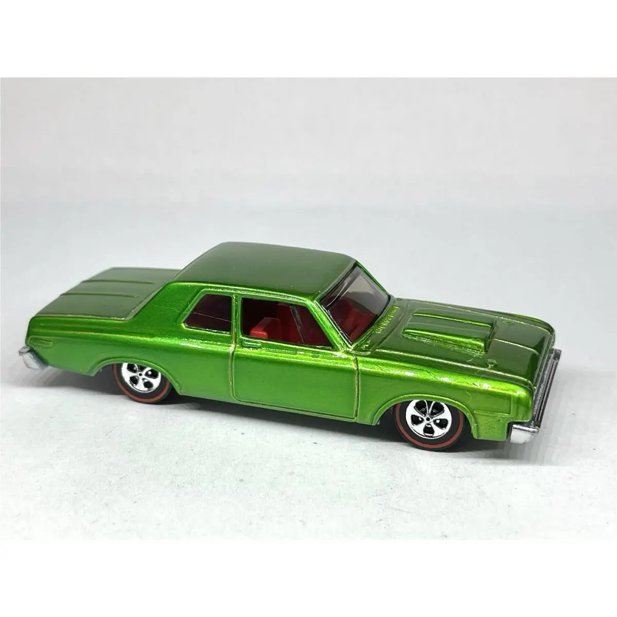 Hot Wheels `64 Dodge 330 Custom Made Candy Apple Green Redline
