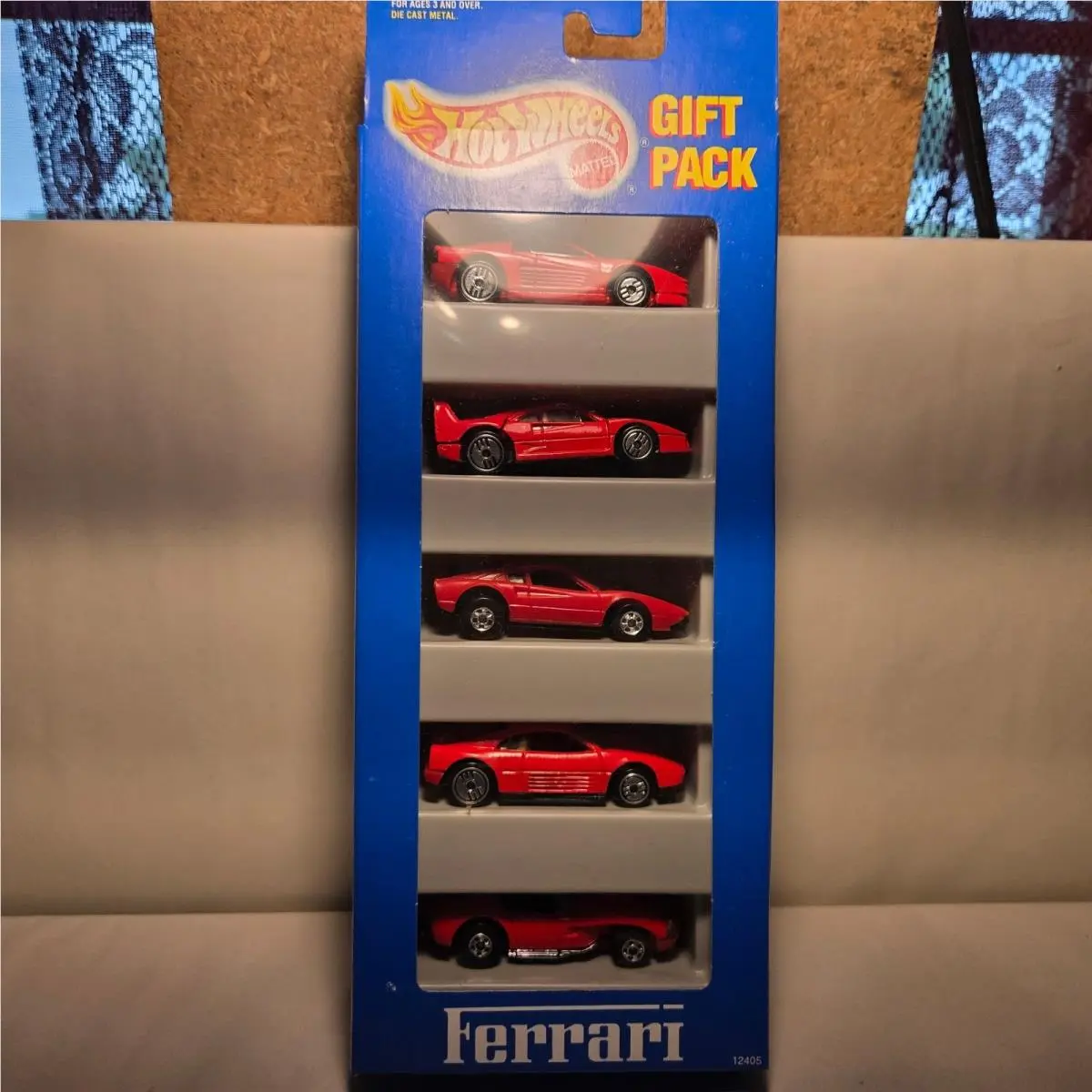 1993 Hot Wheels Ferrari 5 Car Gift Pack - All Red - - Read