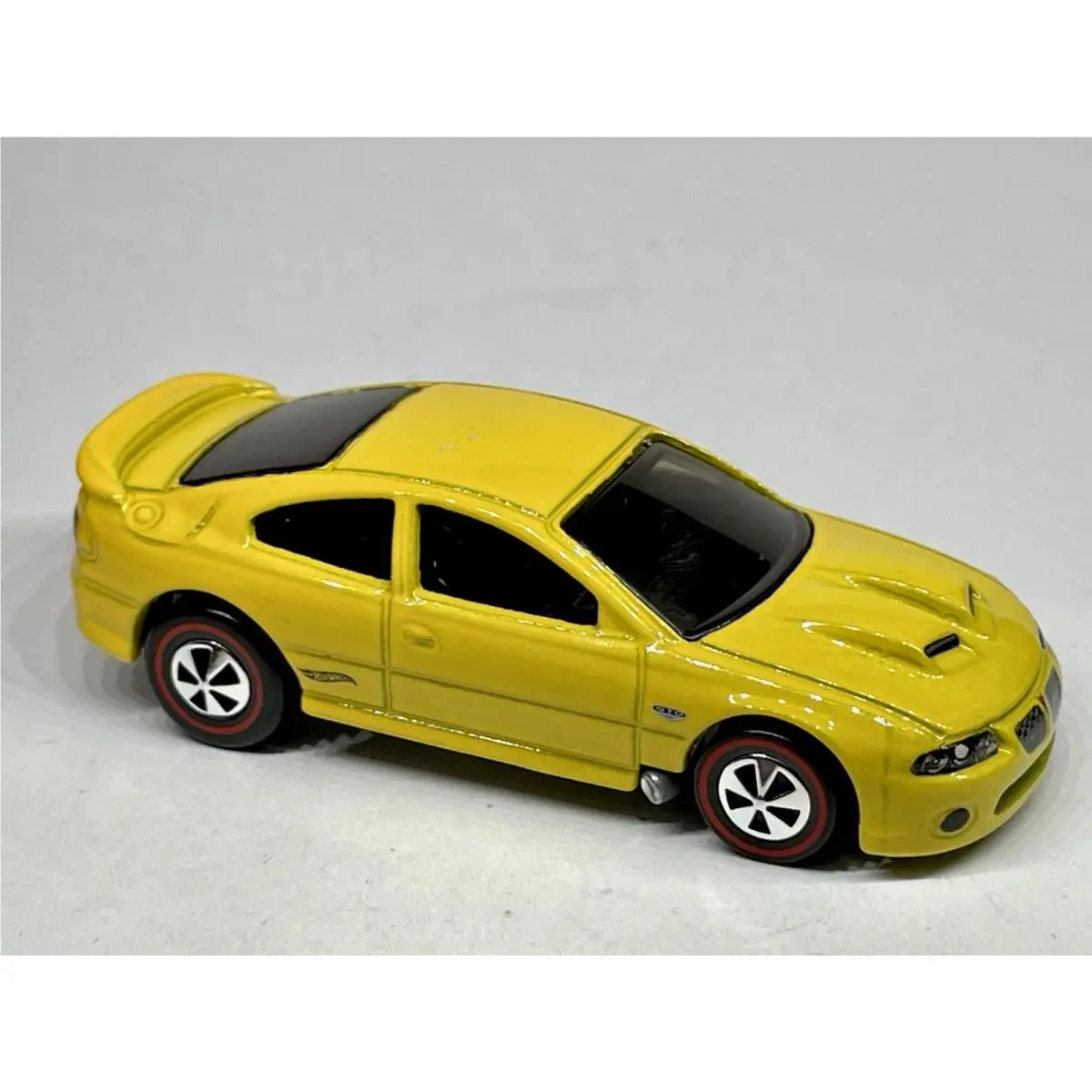 Hot Wheels Custom Prototype Redline HW Pontiacyellow ‘06 Pontiac Gto