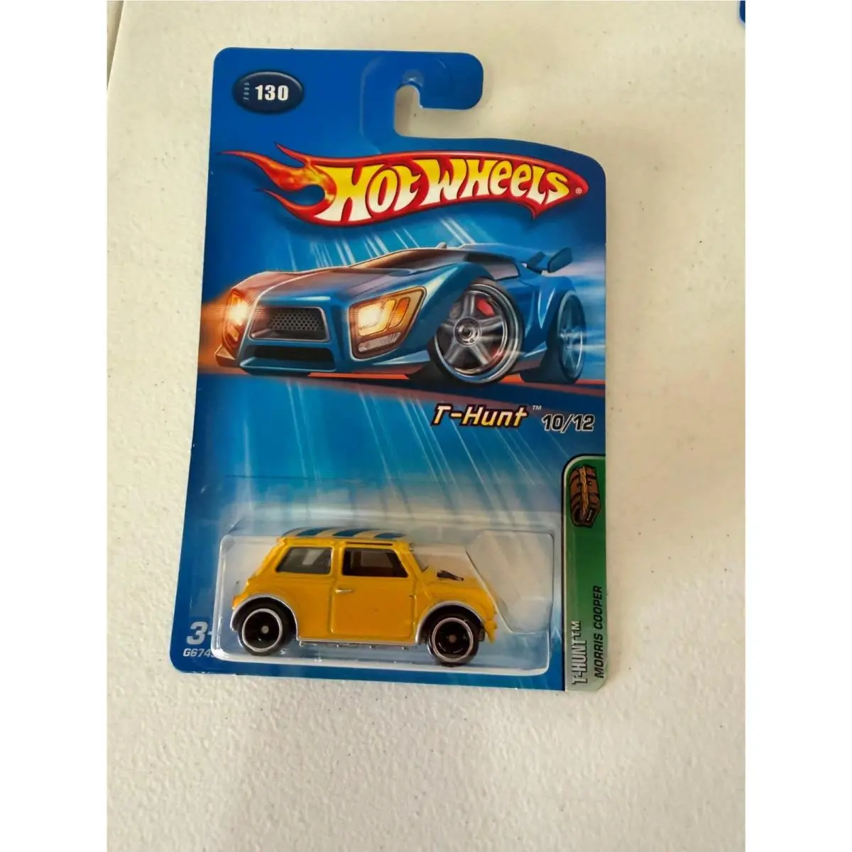2005 Hot Wheels Treasure Hunt 10/12 Morris Mini Cooper Yellow G23