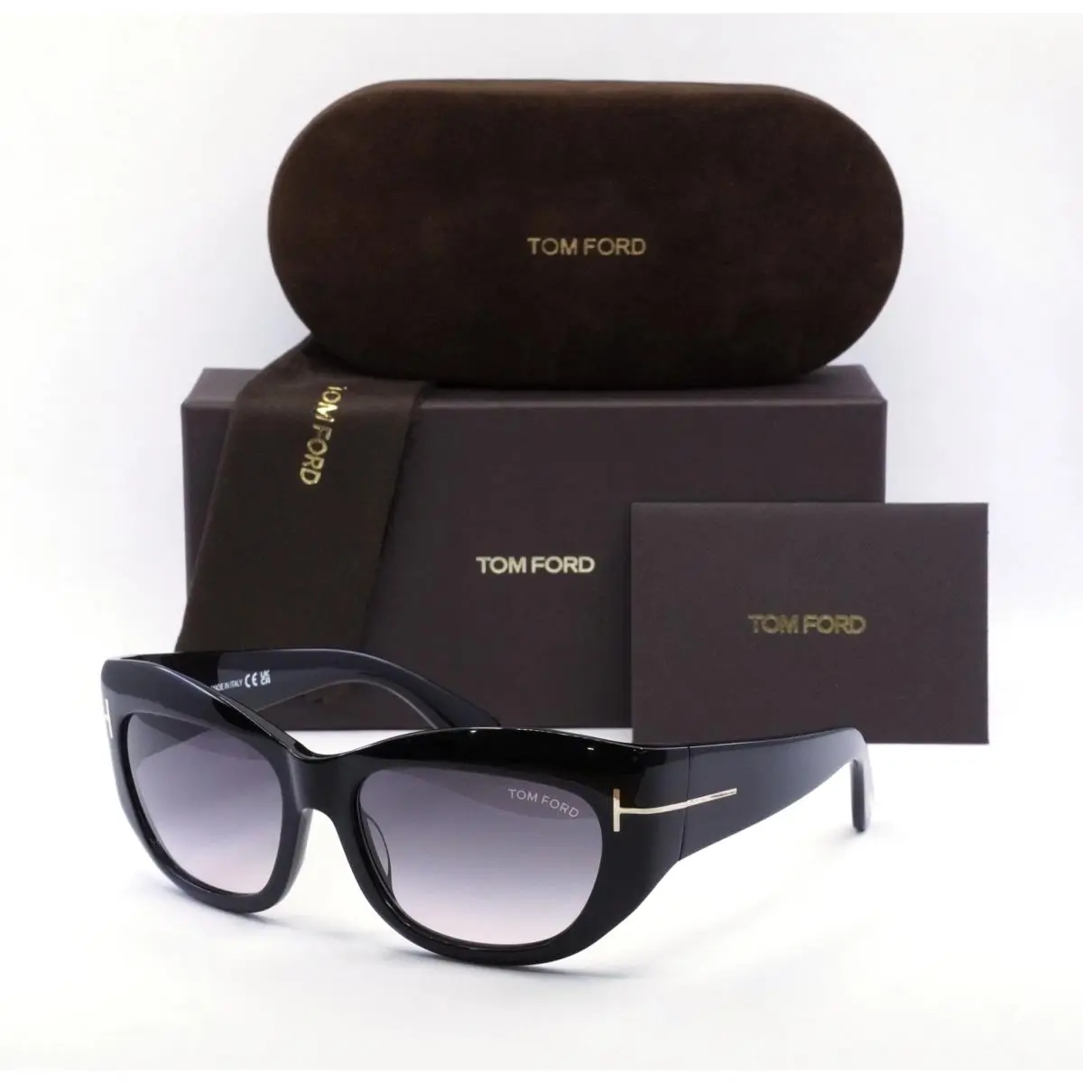 Tom Ford FT1065-5501B Sunglasses Boutique Display