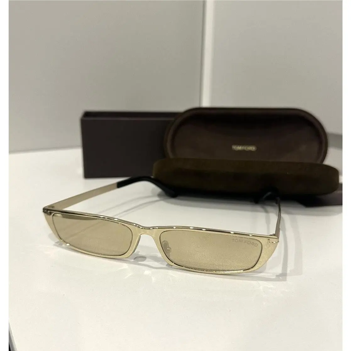 Tom Ford FT1059-5932G Sunglasses Boutique Display