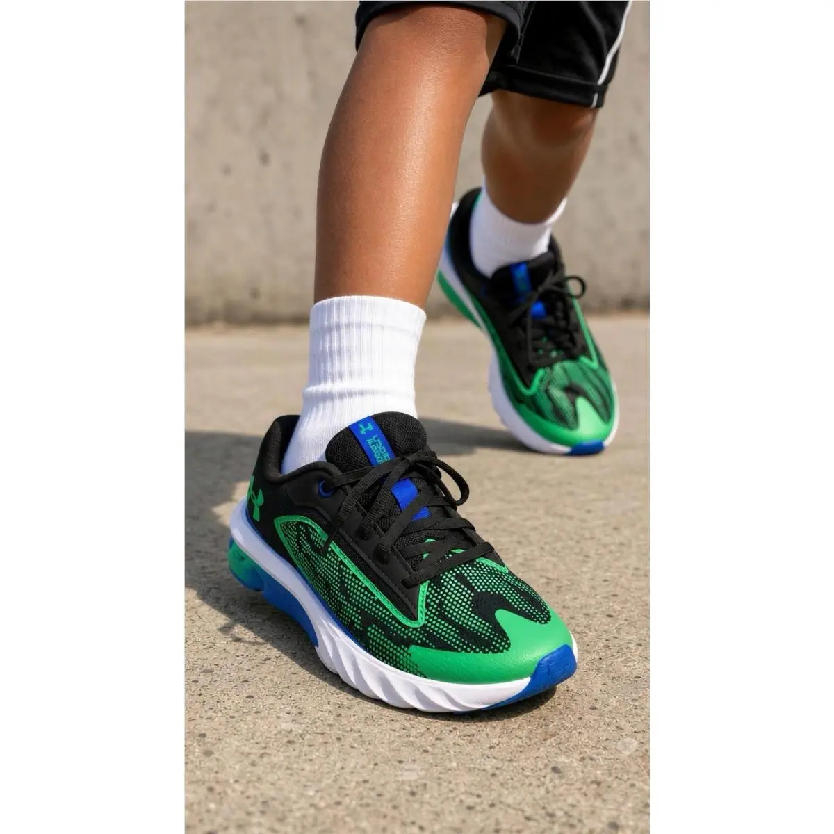 Under Armour Bgs Charged Scramjet 4 Shoes Size 5 Black Blue Green 3024208-002