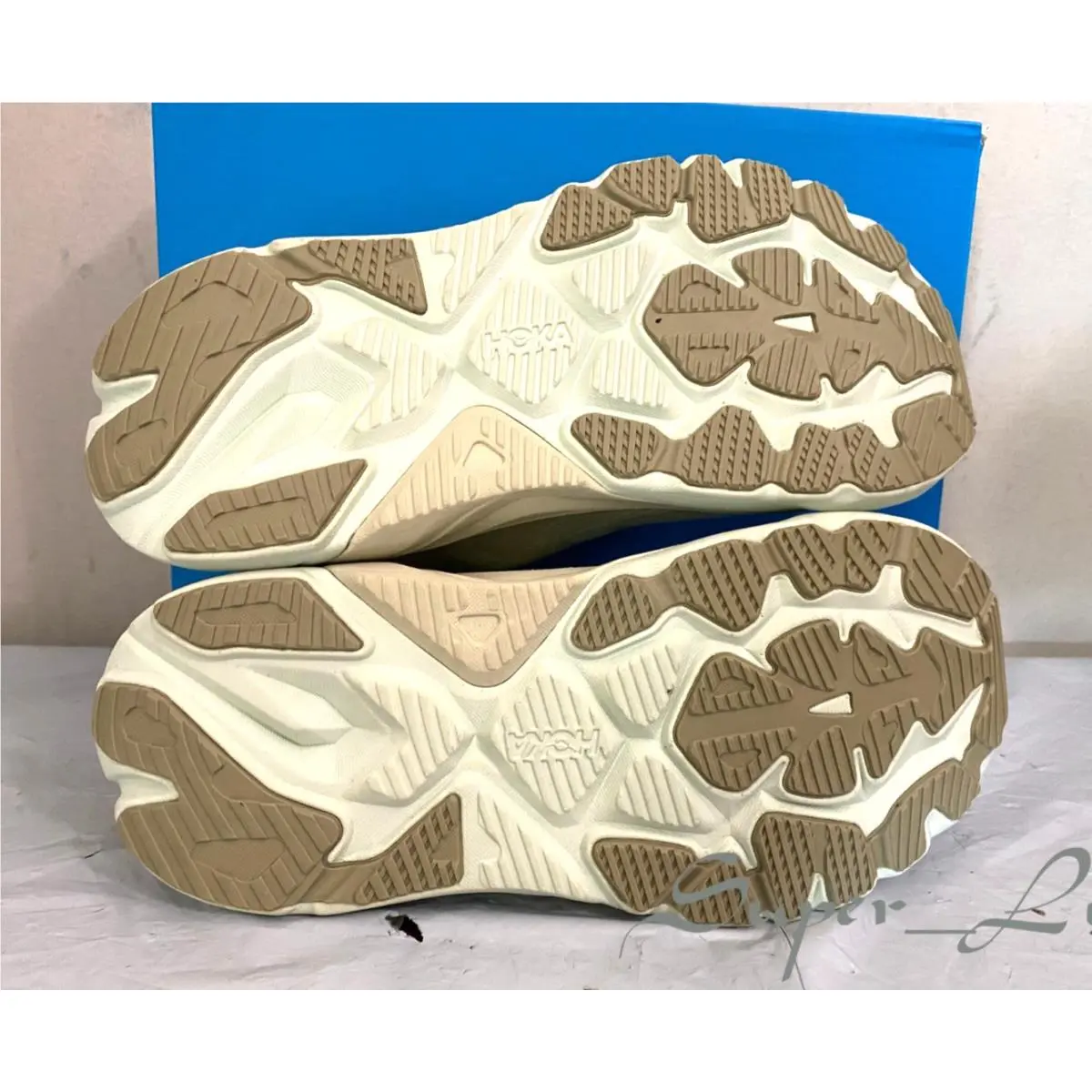 Hoka shoes - Hoka One One Arahi 8 - Oystem Mushroom/Truffle Salt 10