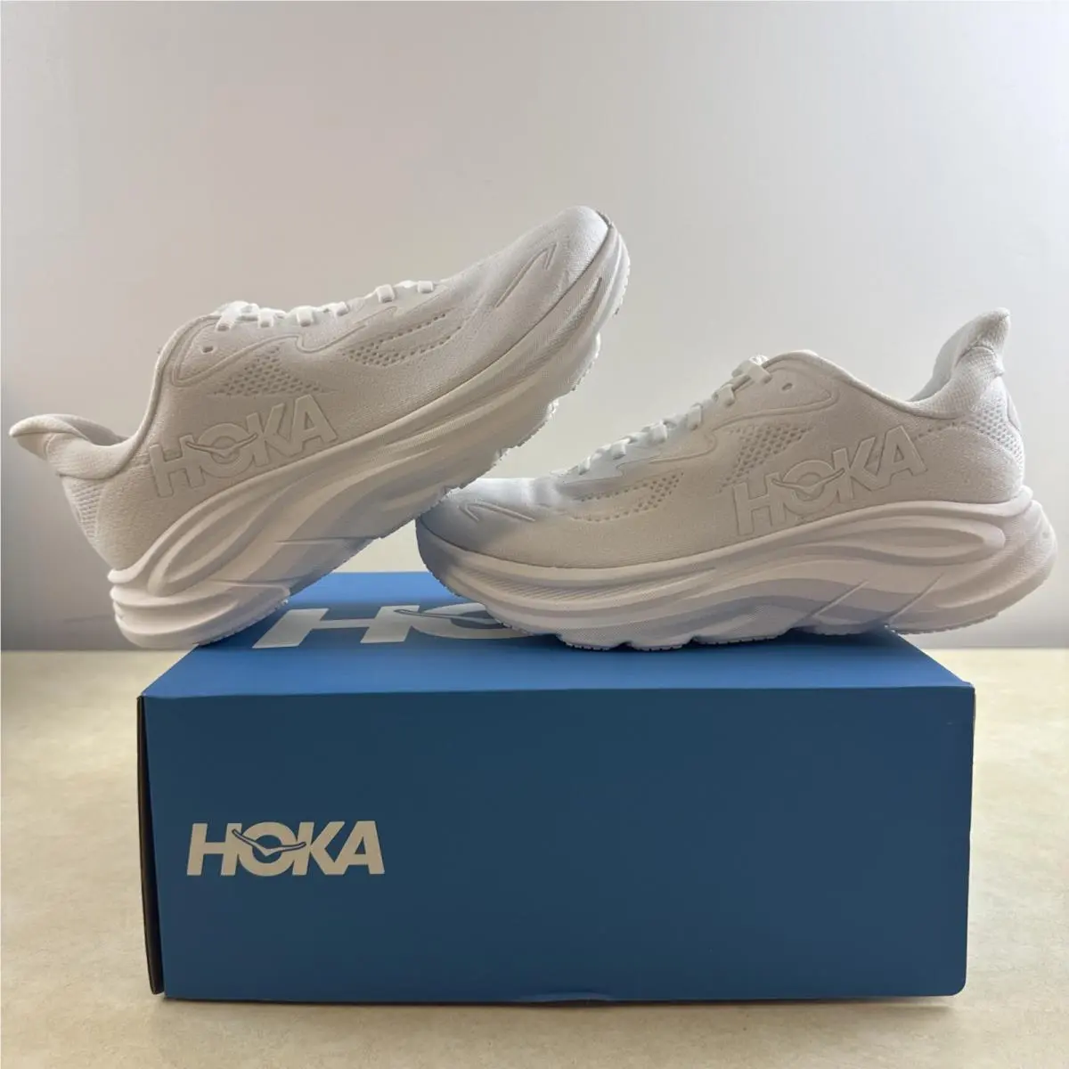 Hoka One One Clifton 10 White 1162031-WWH Womens Running Casual Shoes 9.5