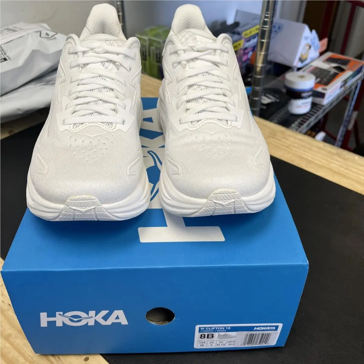 Women’s Size 8B Hoka One One Hoka Clifton 10 Triple White