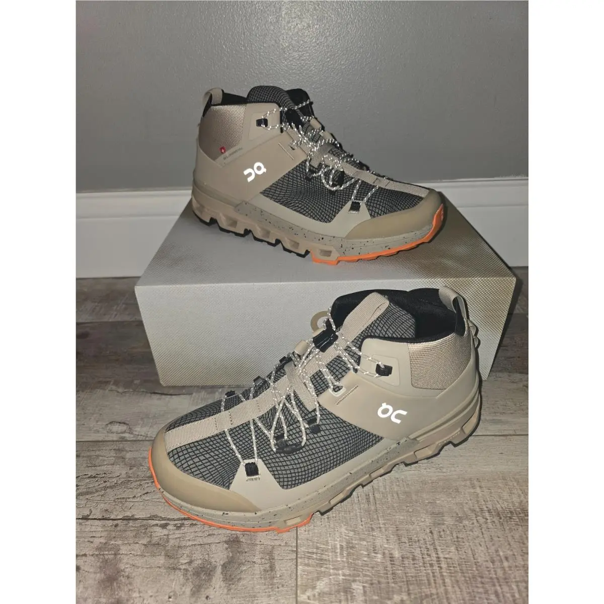 Hoka On Cloud - Cloudtrax Sensa Sand Flame Boot - Mens 7.5