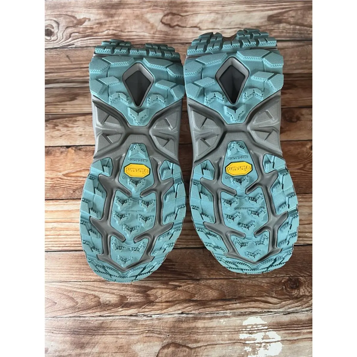 Hoka shoes - Hoka One One Kaha 2 GORE-TEX - 1123156-CCSH - Gray 3
