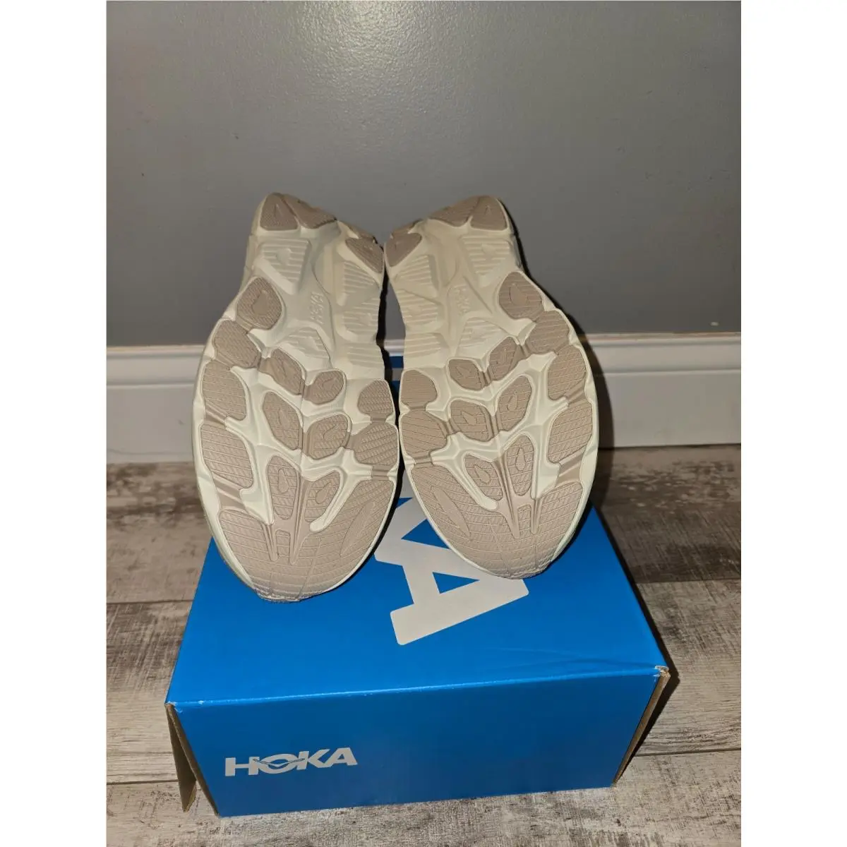 Hoka shoes - Hoka One One Clifton 10 - White/Yellow 4