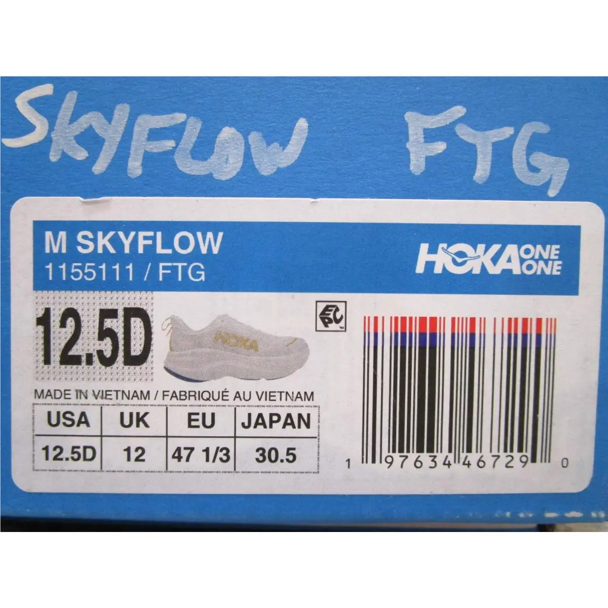Hoka shoes - frost / gold 4