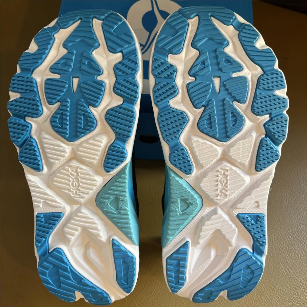 Hoka shoes - Hoka One One Arahi 8 - Blue 6
