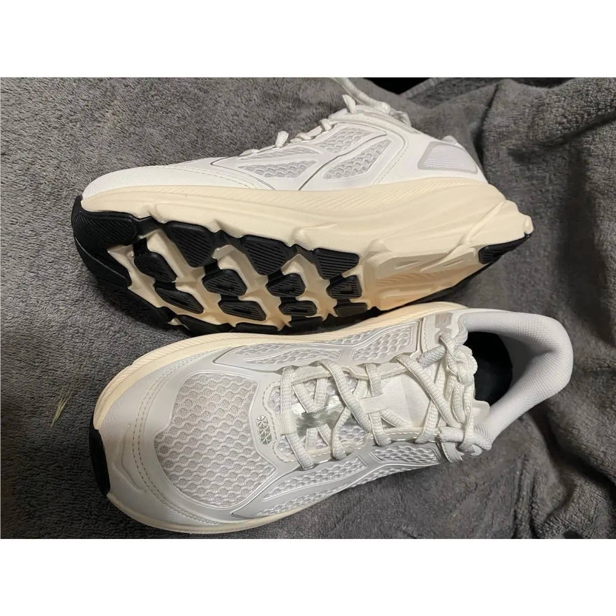 Hoka shoes - Hoka Uclifton One 9 - Uclifton One - White 3