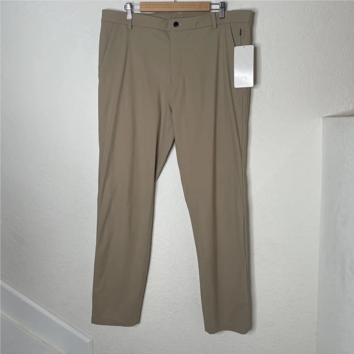 Lululemon Commission Pant Tailor Fit Mens Size 40 Lightweight Beige