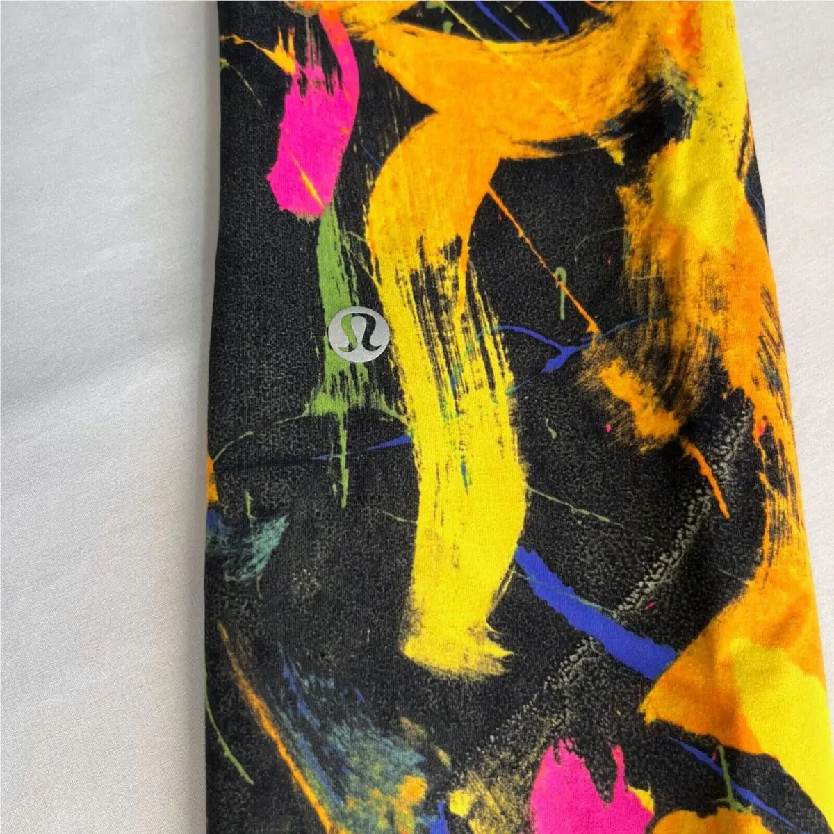 Lululemon clothing - Black/Multi 10