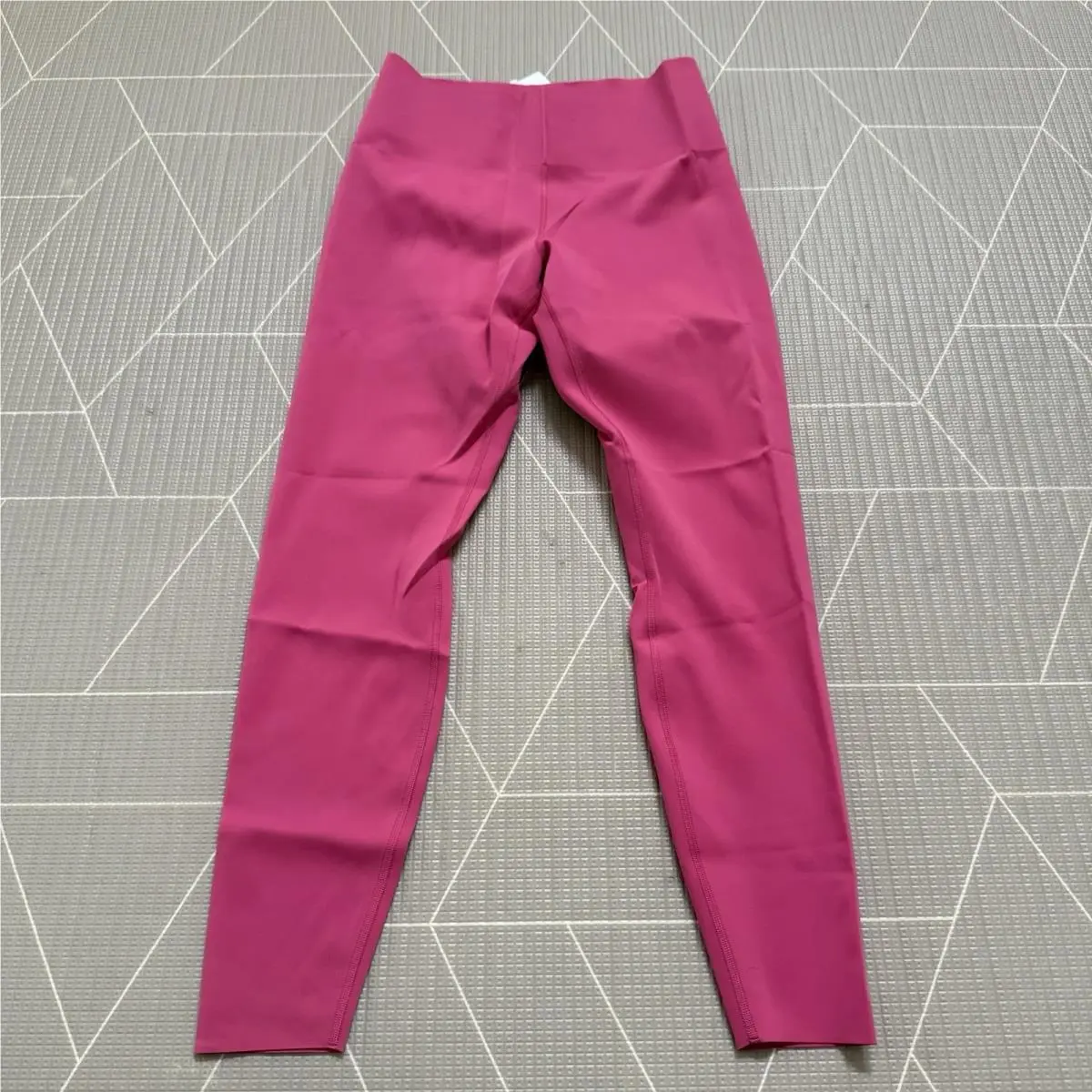 Lululemon Glow Up HR Tight 28” Size 12 Raspberry Coulis LW5GI3S