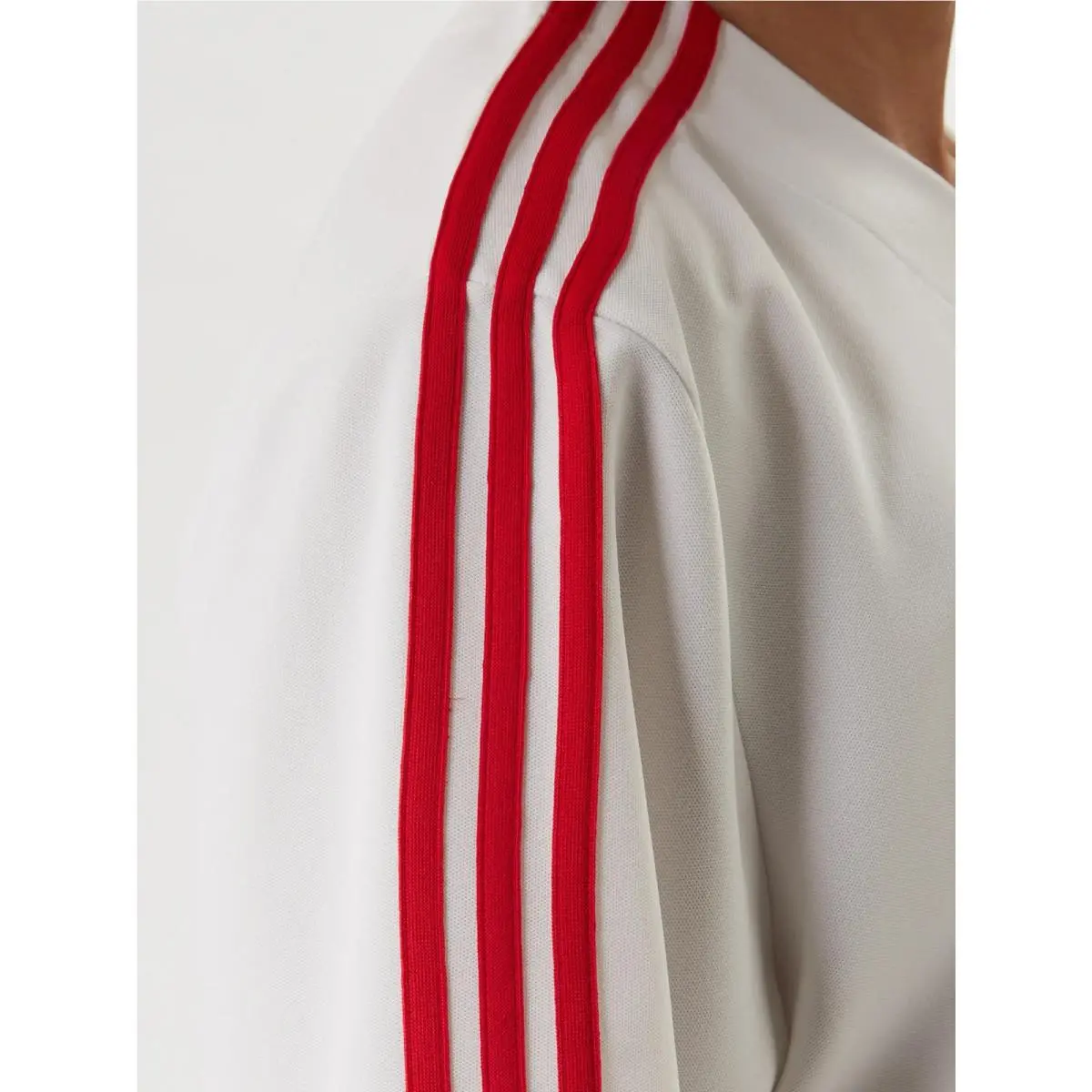 Adidas clothing - adidas Adicolor - Adicolor - KD6563 - White / Better Scarlet 26