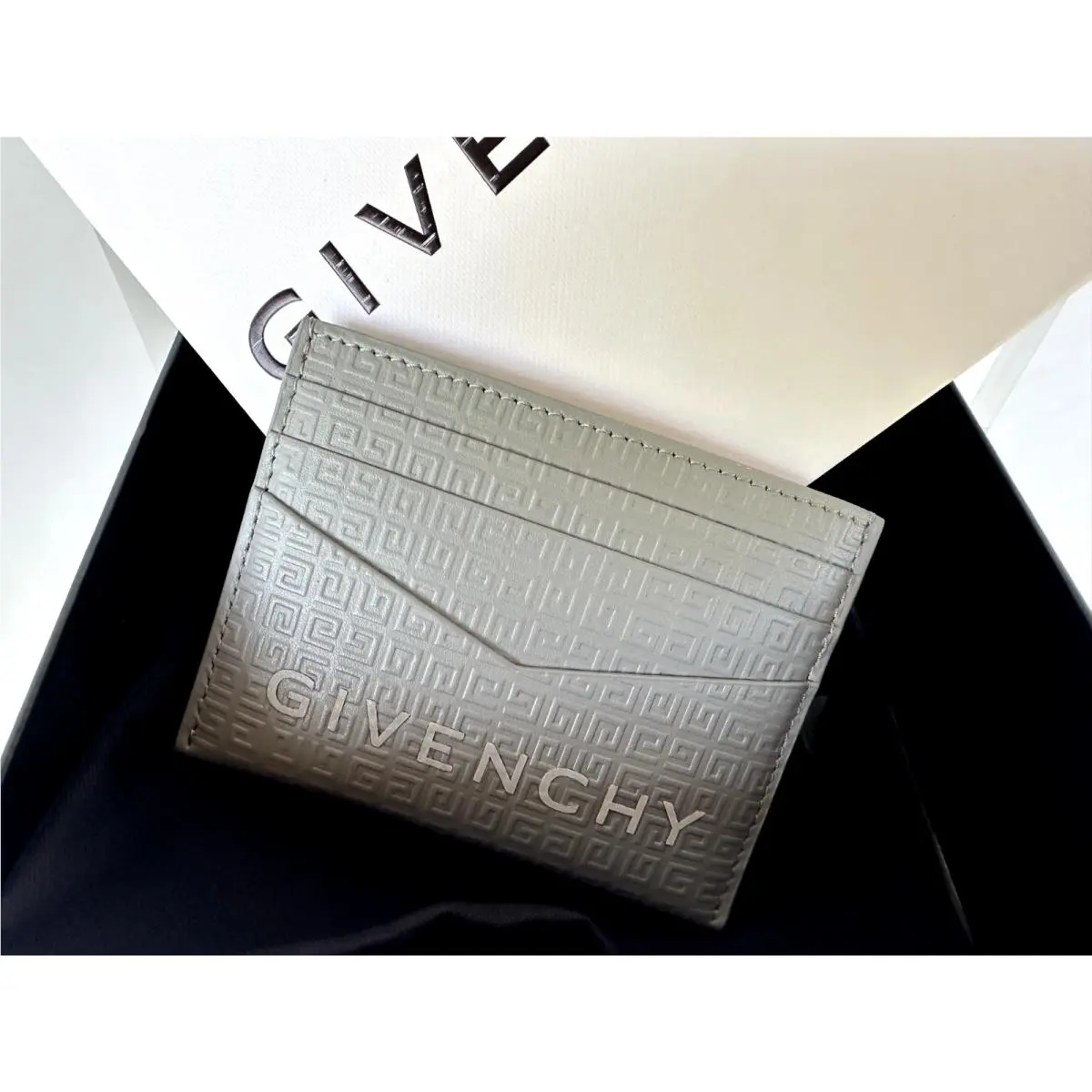 Givenchy Men`s Wallet 4G-Embossed Logo Card Holder Leather
