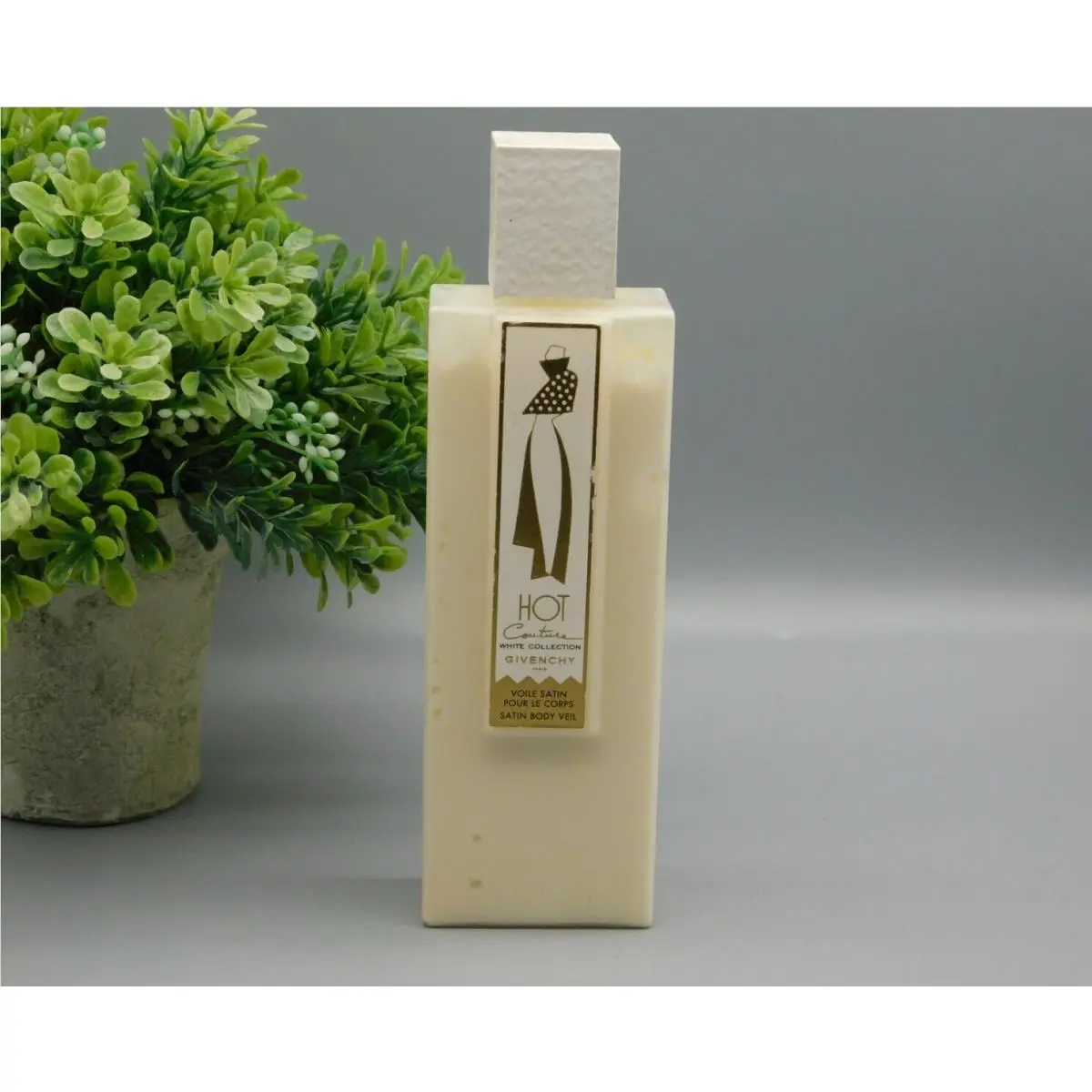 Givenchy Hot Couture White Collection Satin Body Veil 6.7 oz