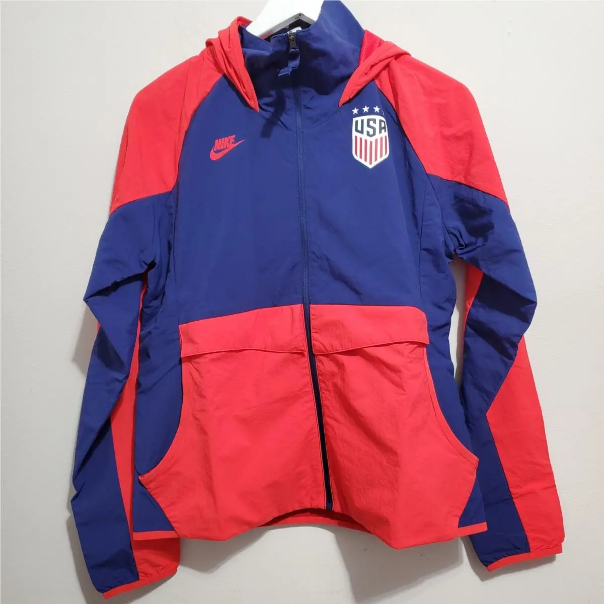 Nike Usa Women’s Sz Smalls Soccer All Weather Wind Breaker Jacket CZ4334-688.NWT