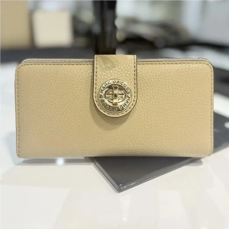 Marc Jacobs Turn Lock Continental Wallet - Iced Coffee