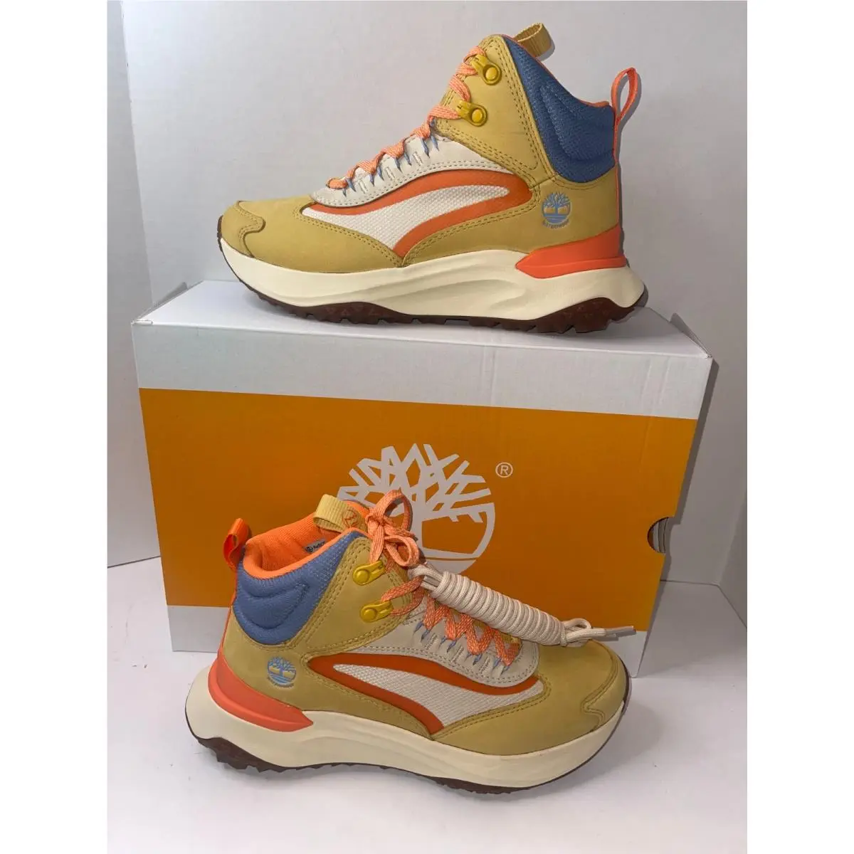 Women`s Timberland Motion Access Mid Lace-up Waterproof Hiking Boots- Size 8
