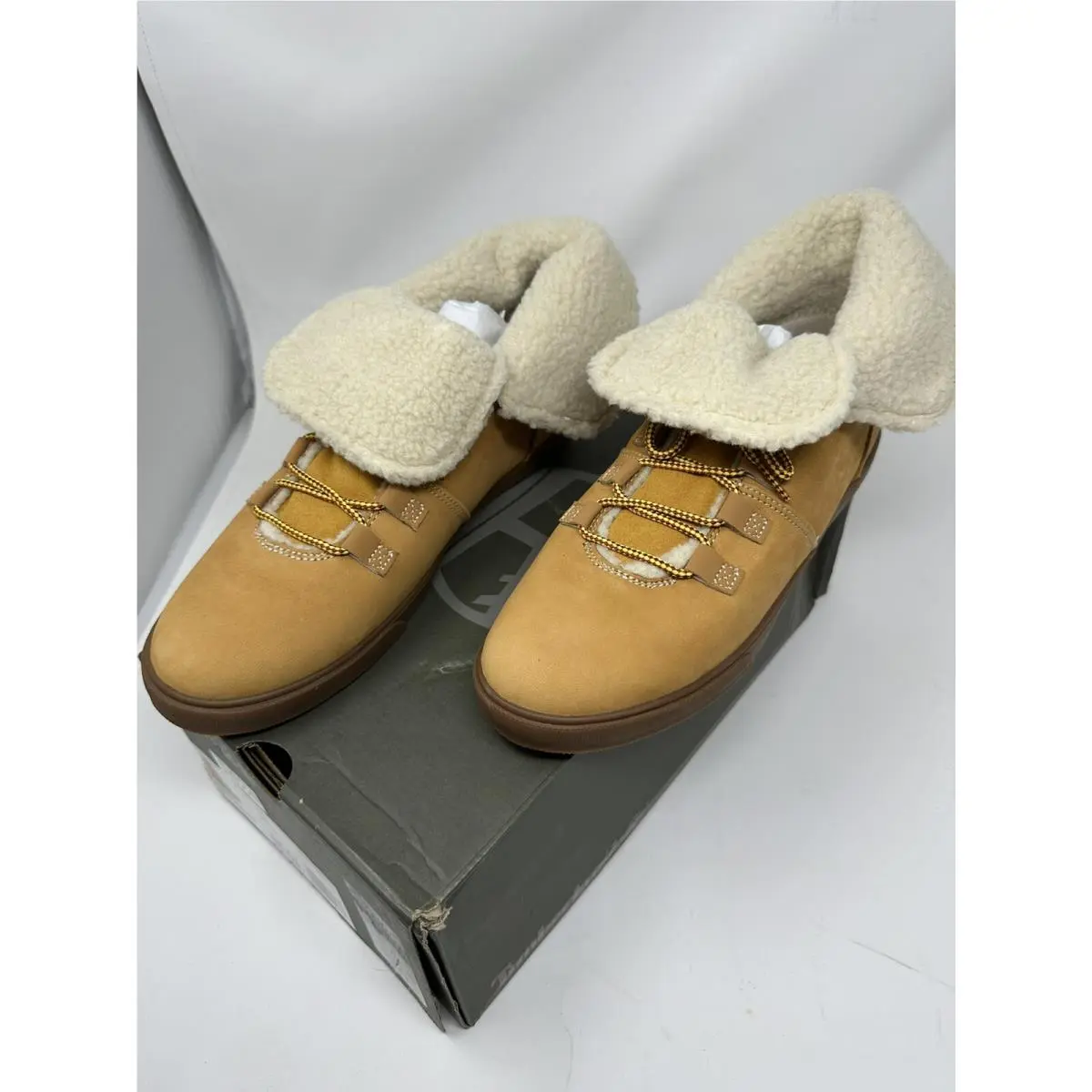 Timberland Women’s 11 Fleece Fold Down Nubuck Shoes Dausette