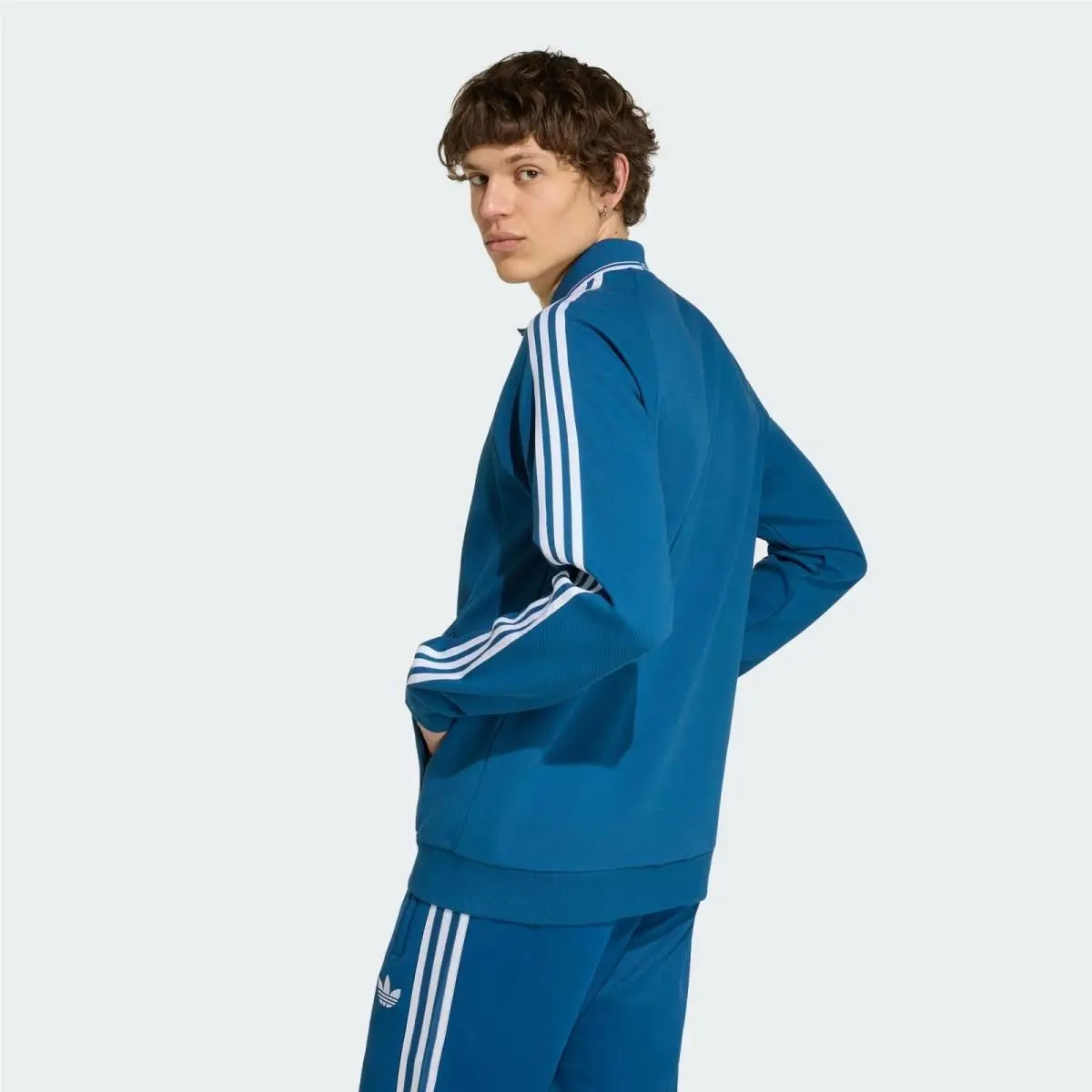 Adidas clothing - DUPE 0