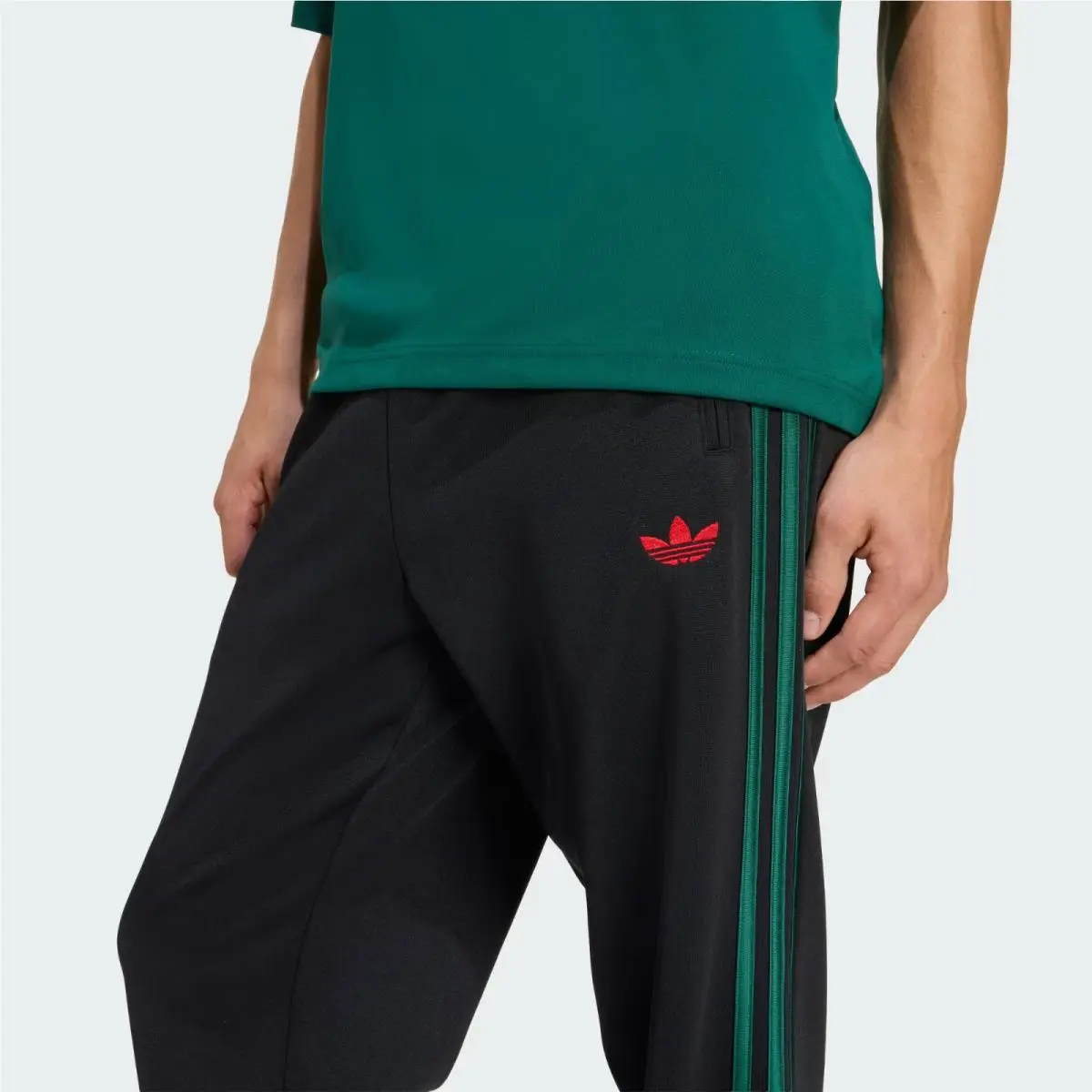 Adidas clothing - adidas Adicolor - Adicolor - KD0453 - Black / Collegiate Green 1