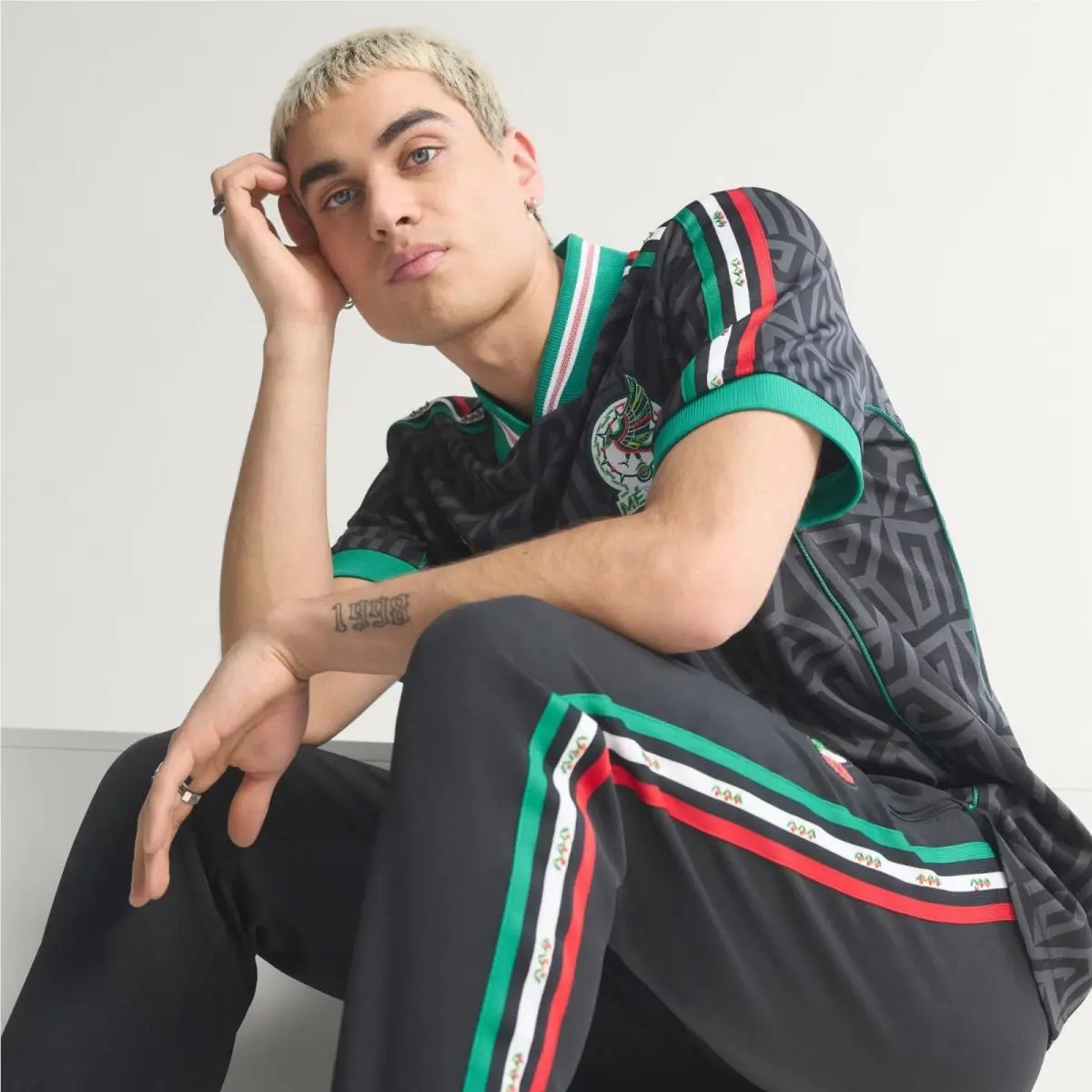 Adidas clothing - Black 6