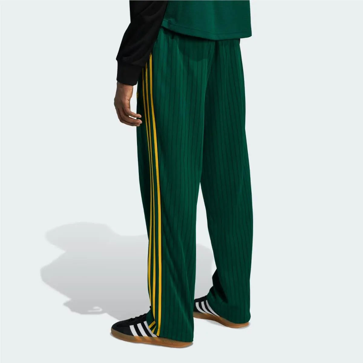 Adidas clothing - adidas Adicolor - Adicolor - KE3456 - Collegiate Green 11