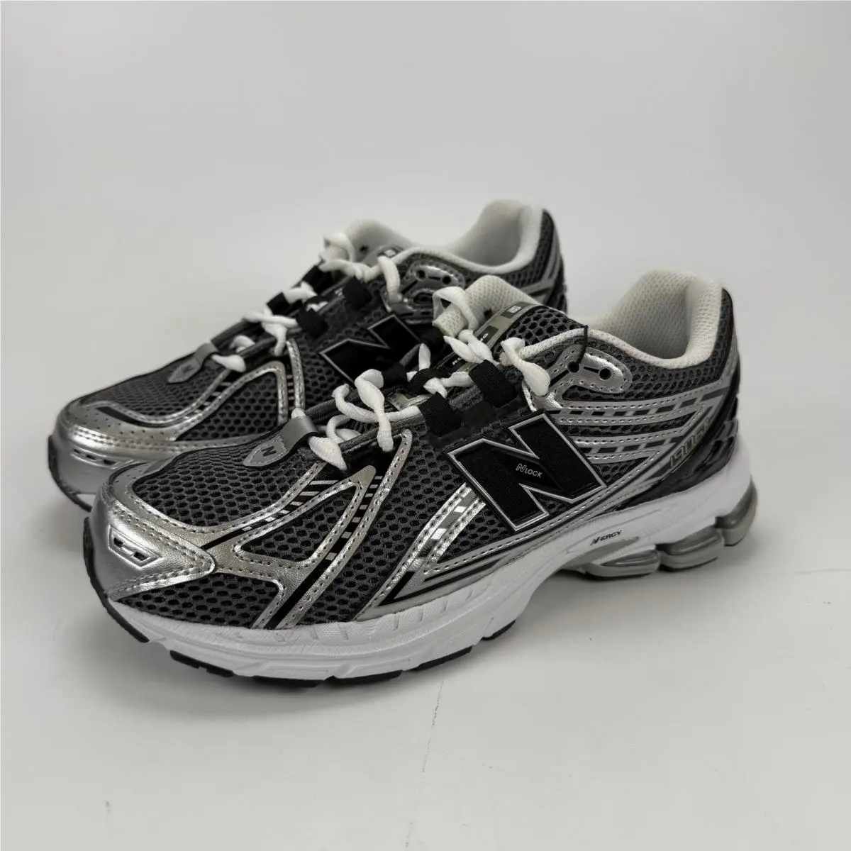New Balance 1906R Silver Metallic Black GC1906CG Boys Size 5.5 Sneakers New