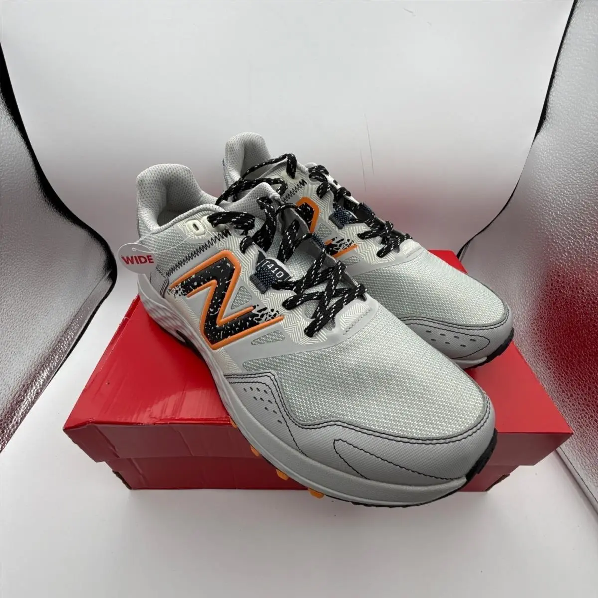 New Balance 410v8 Trail Running Shoes Mens Size 11 Wide 4E Grey Orange
