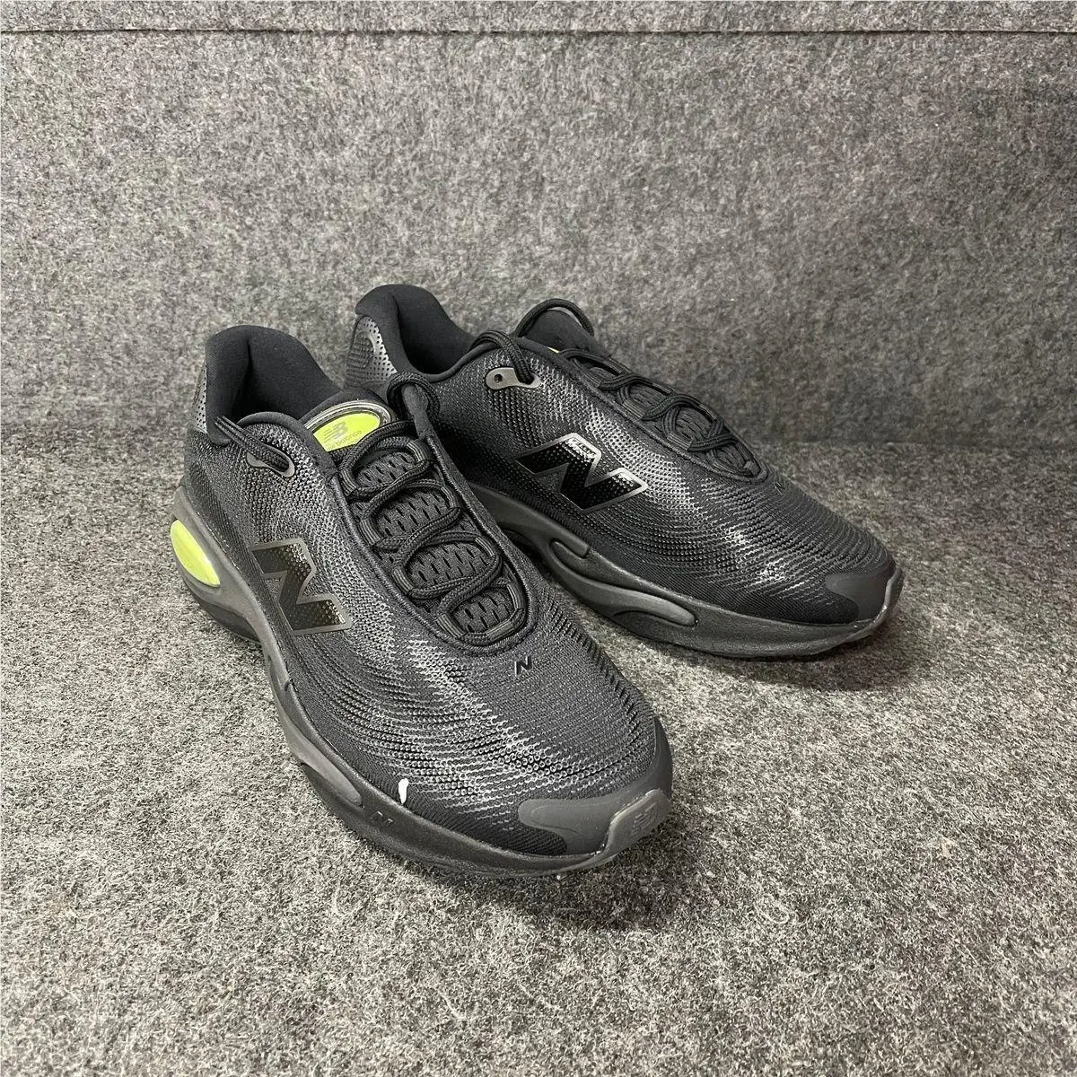 New Balance AC Runner Running Shoes Men`s Size US 9 D Black/green