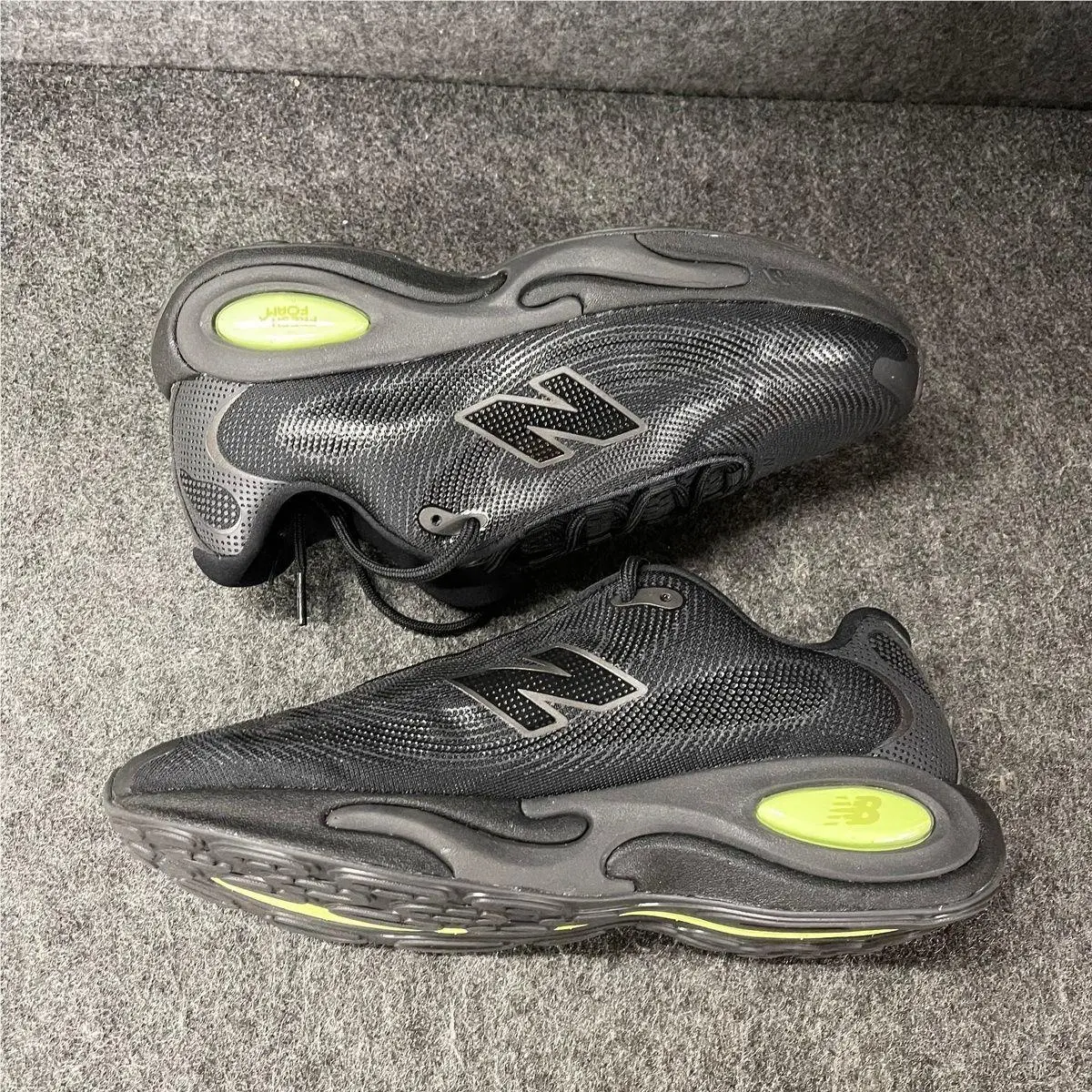 New Balance shoes - vs-195040 - vs-195040 - Black (UPC: 198689461639) 1