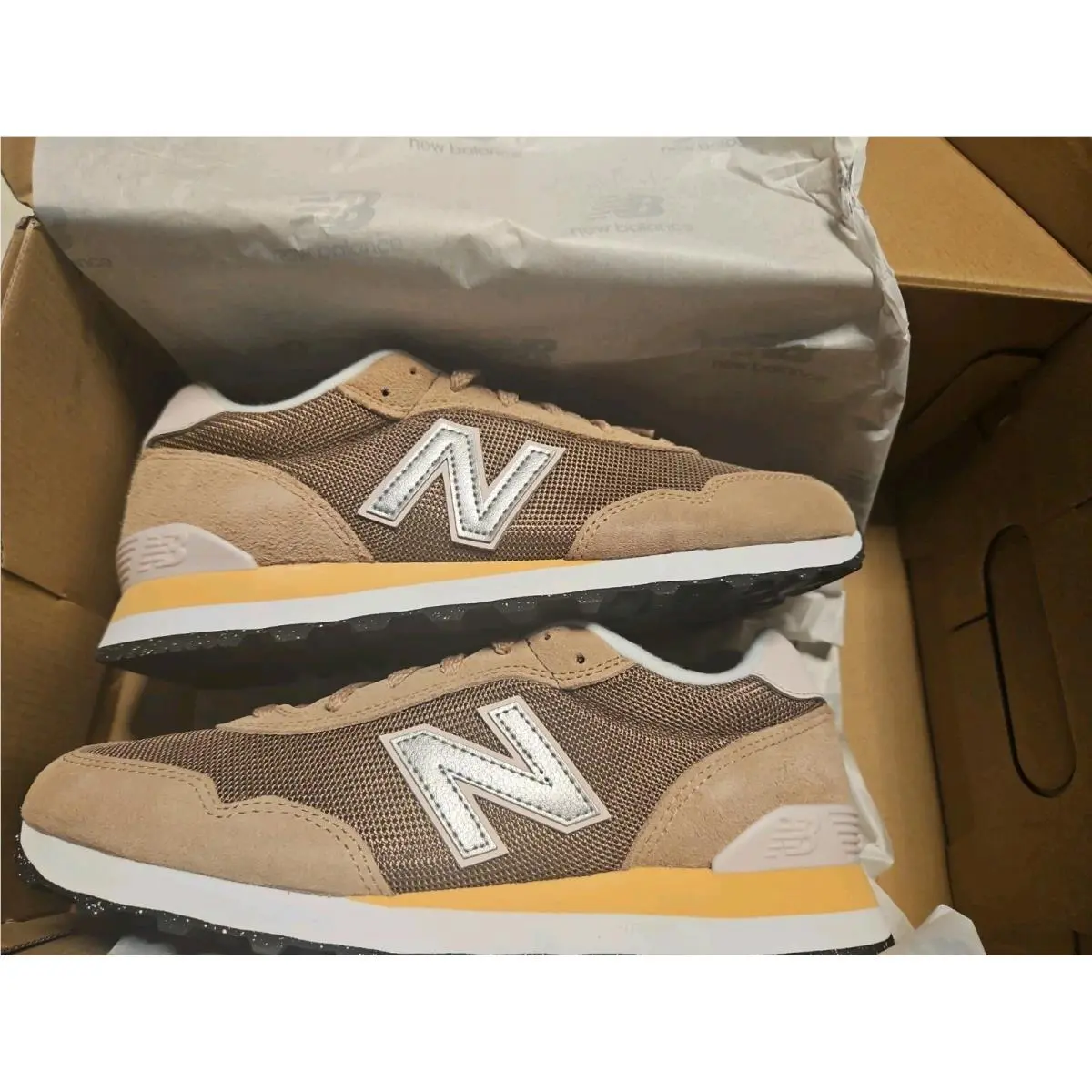 New Balance Women`s 515 Retro Sneaker. Size 8 1/2