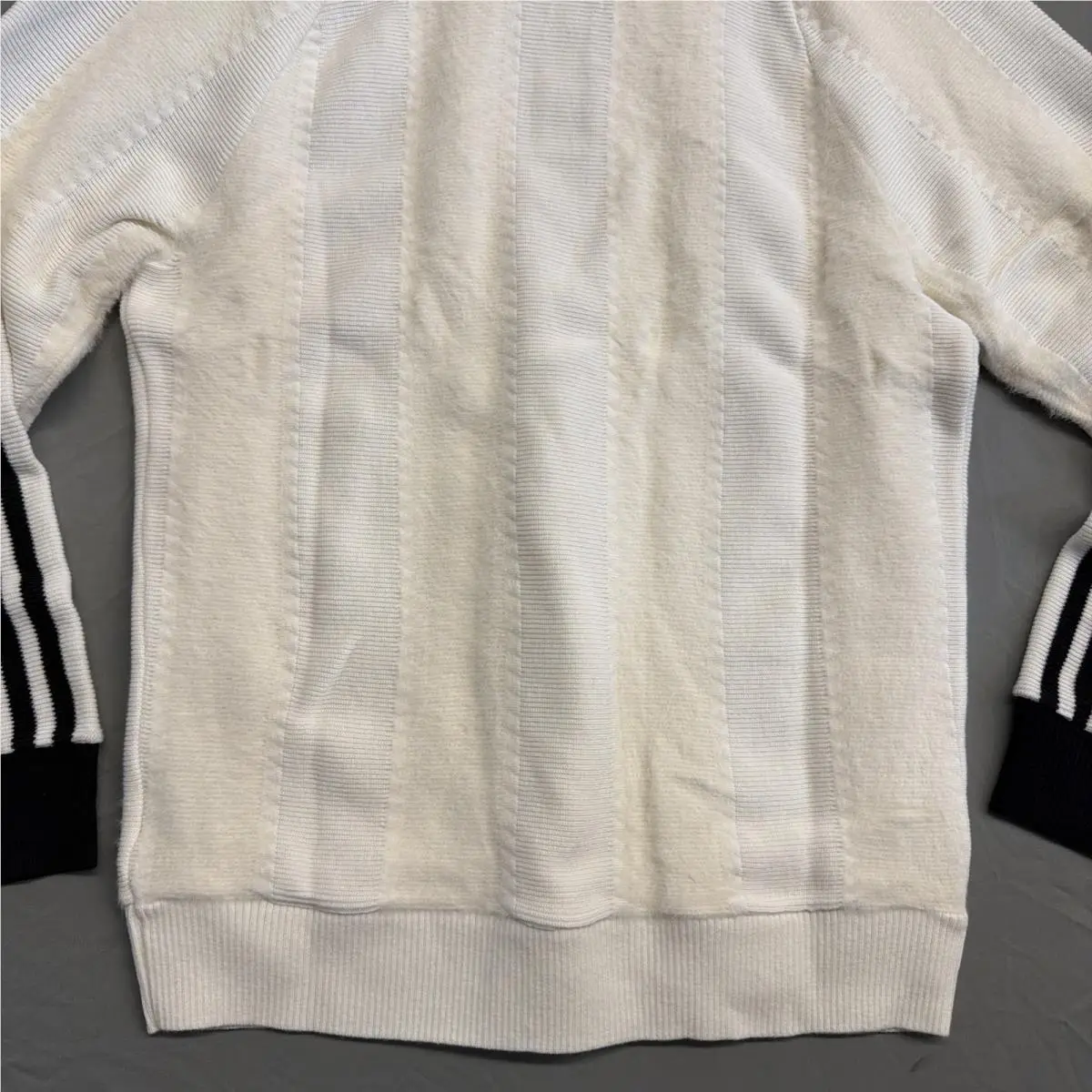Adidas clothing - Cream White 9